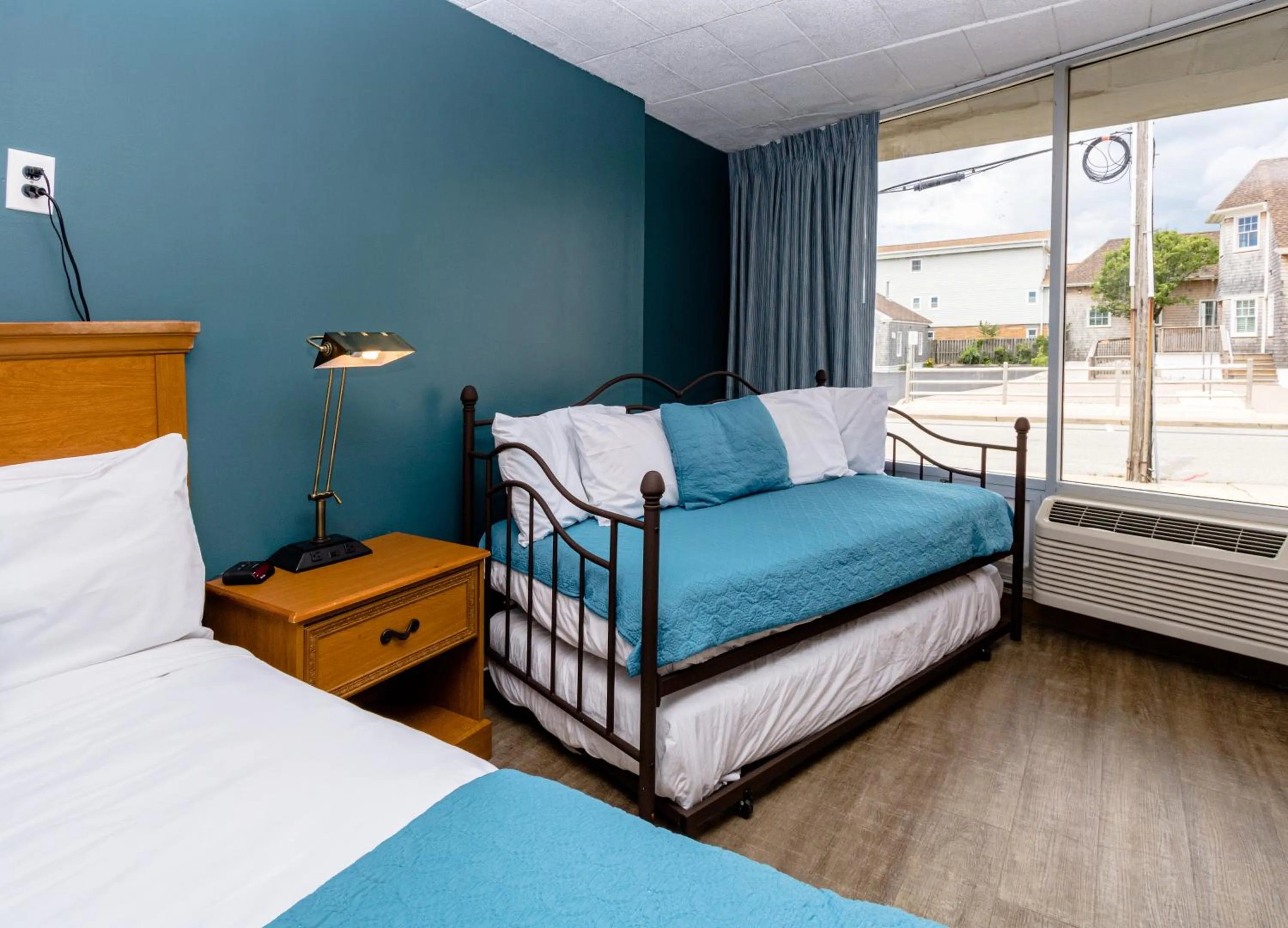 Bed in Charlroy Motel