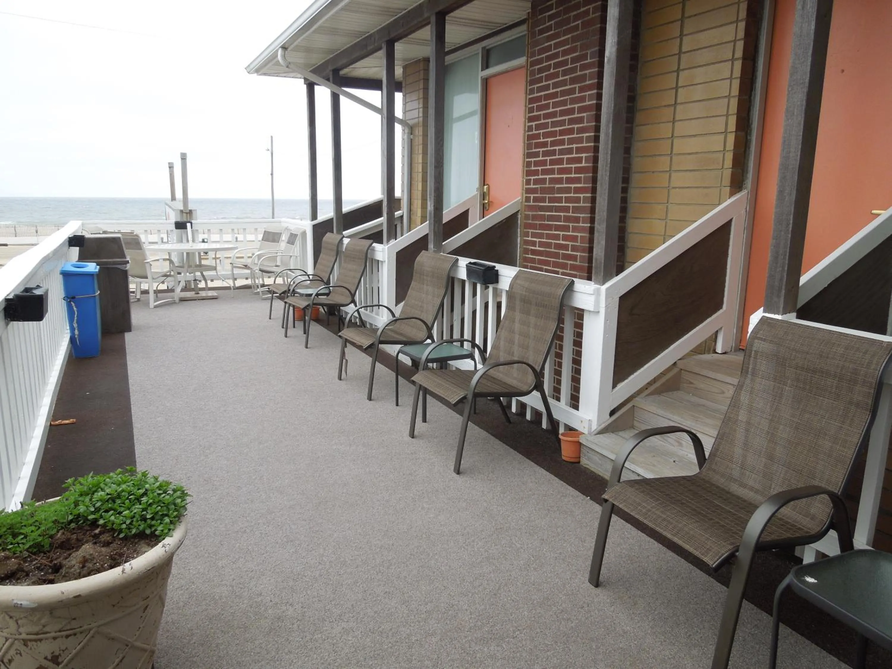 Facade/entrance in Charlroy Motel