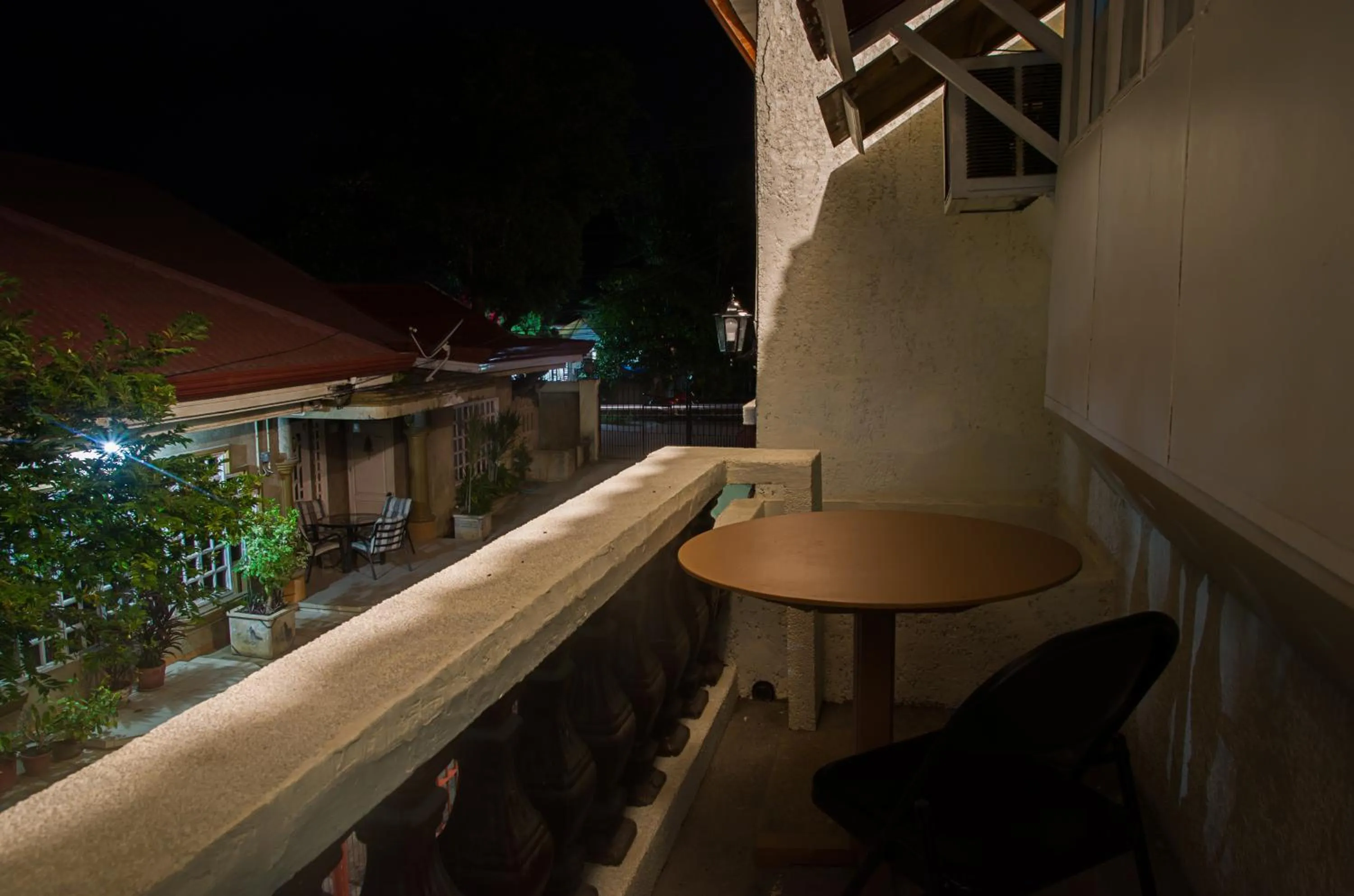 Balcony/Terrace in RedDoorz @ Calceta Street Cogon