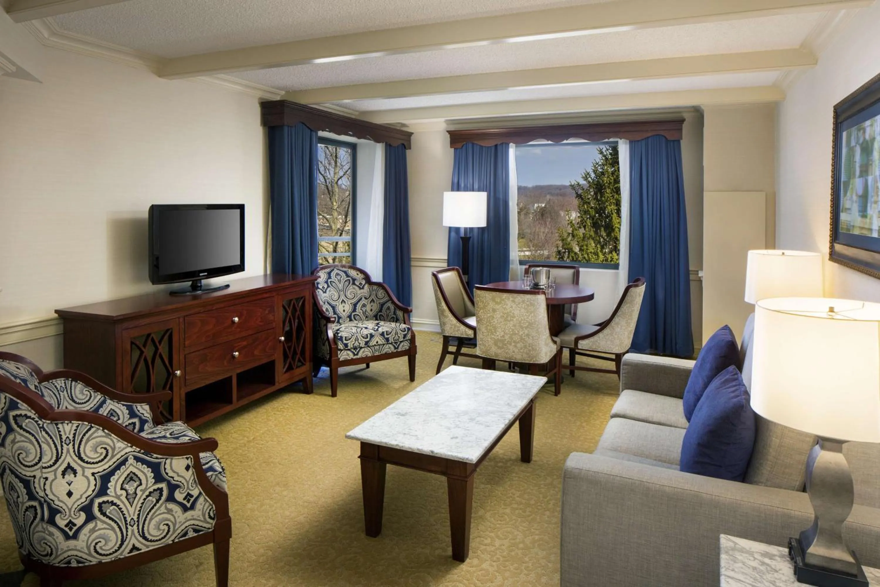 Living room in The Desmond Hotel Malvern, a DoubleTree by Hilton