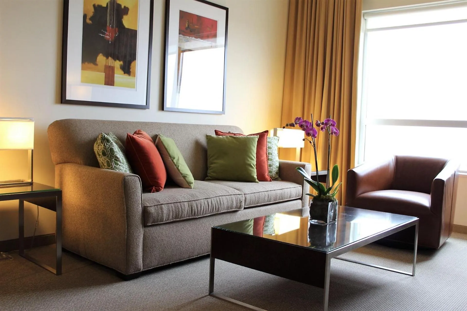 Living room in I Hotel and Illinois Conference Center - Champaign