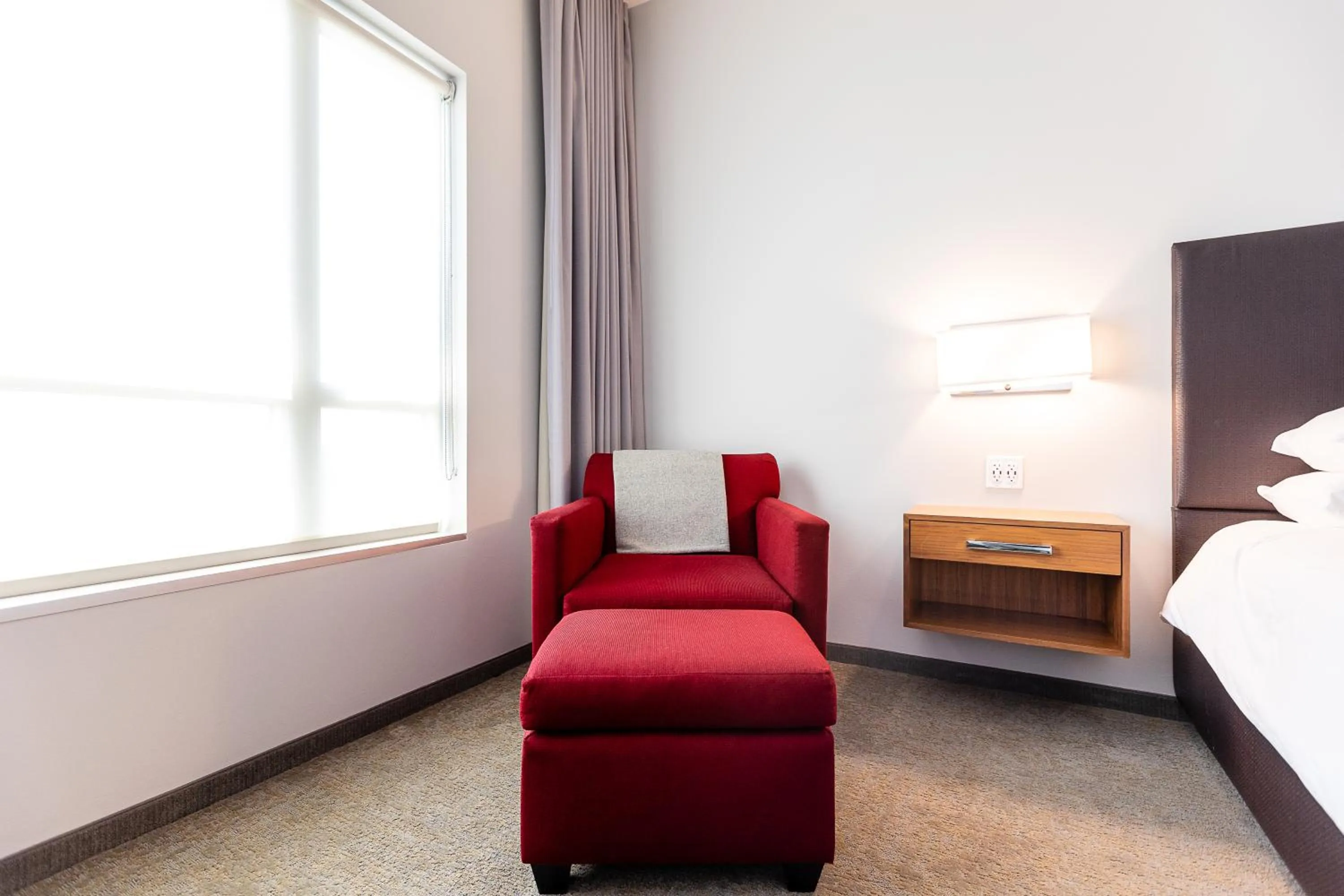 Bedroom, Bed in I Hotel and Illinois Conference Center - Champaign