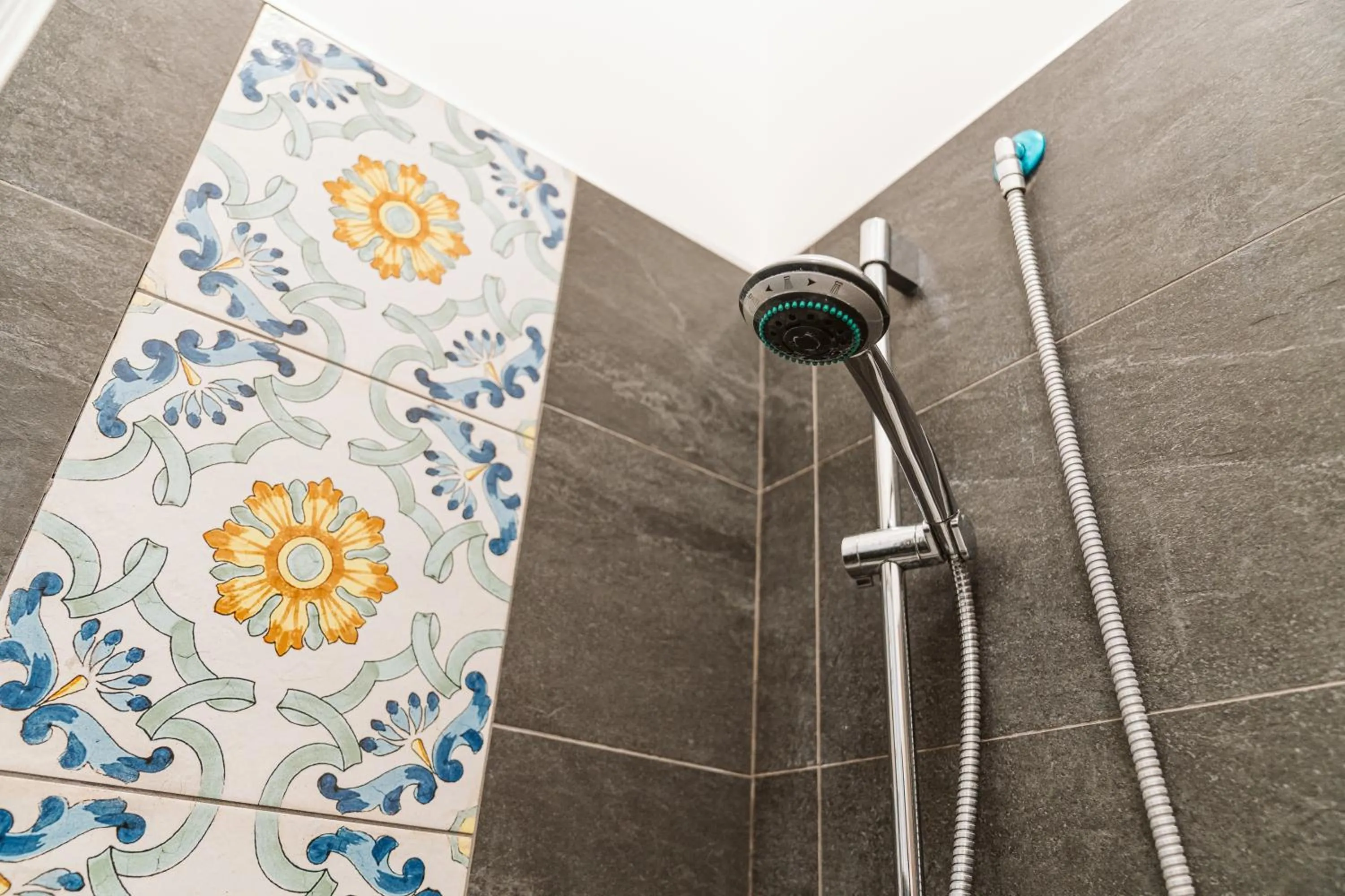 Shower in Pandora Rooms - Pompei - Central Pompeii Near the Ruins