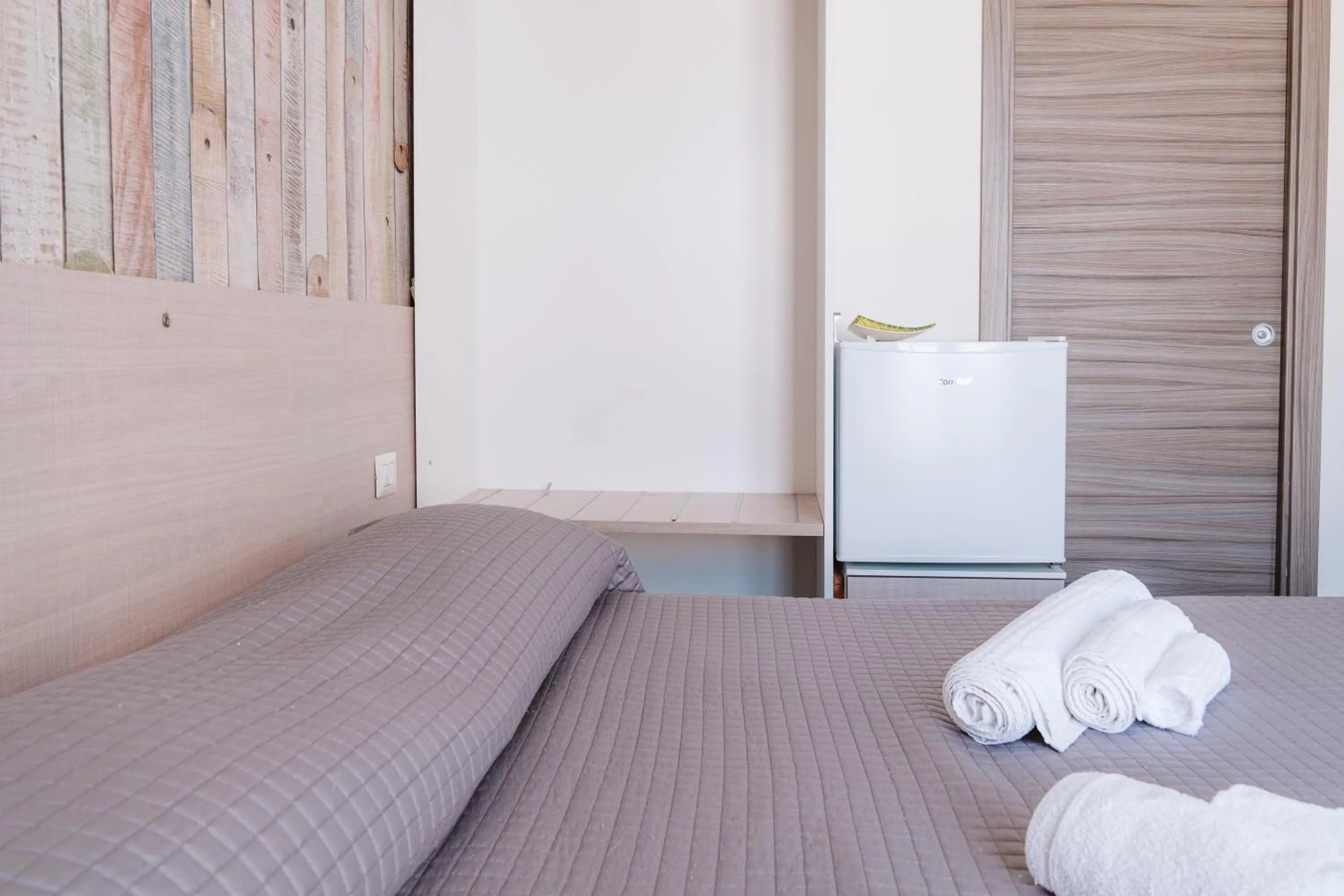 Bed in Pandora Rooms - Pompei - Central Pompeii Near the Ruins