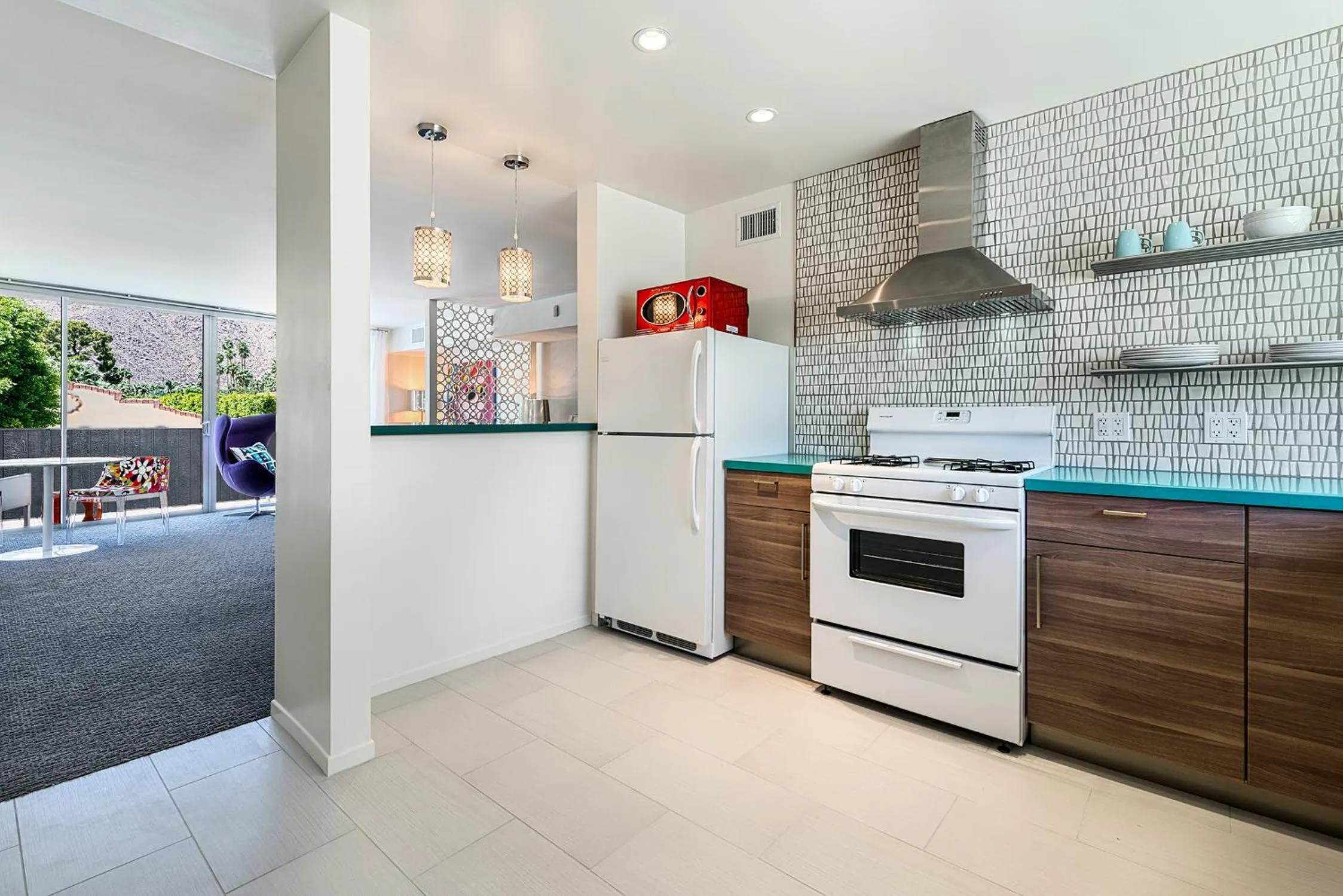 Kitchen or kitchenette in The Twist Palm Springs