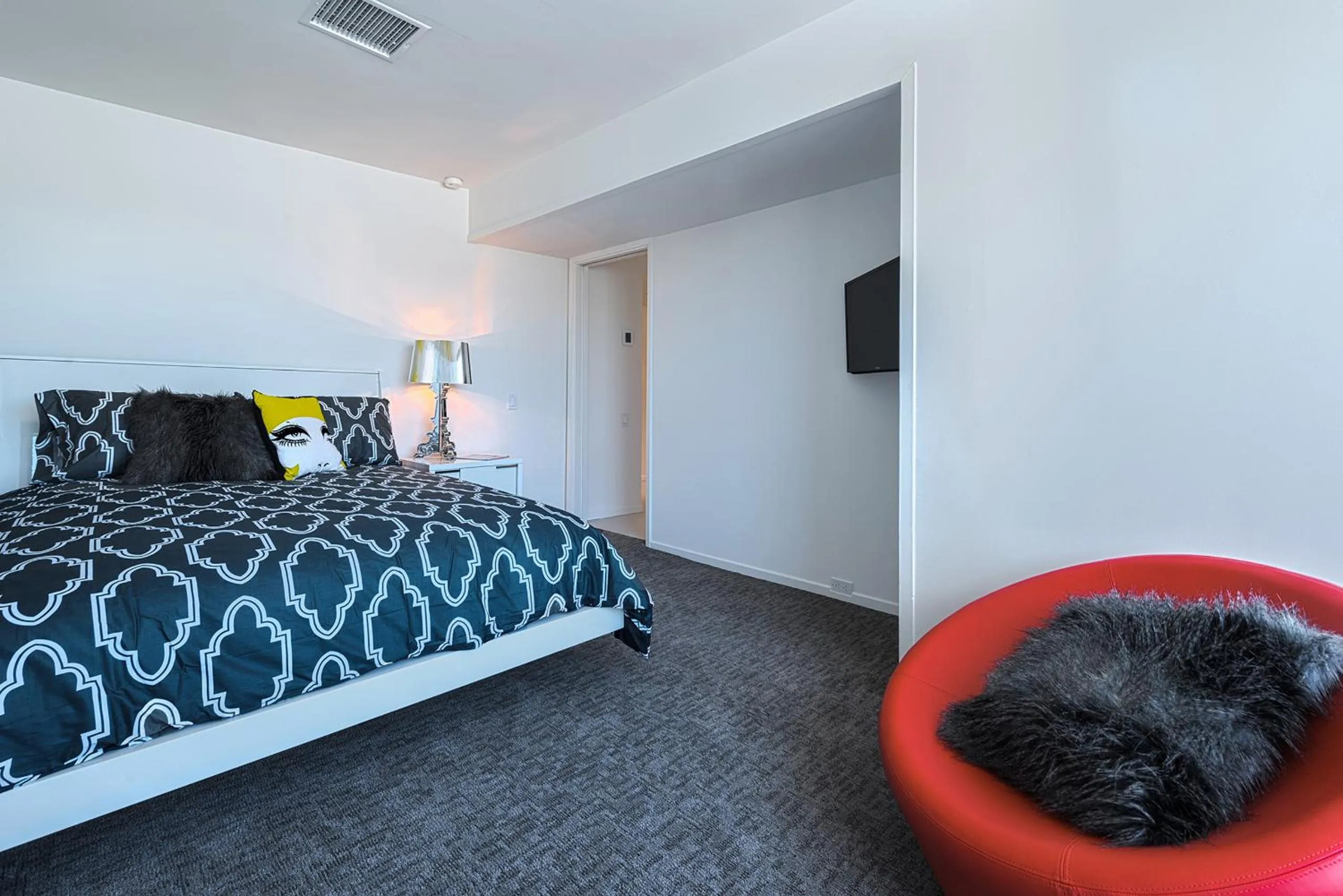 Bedroom, Bed in The Twist Palm Springs