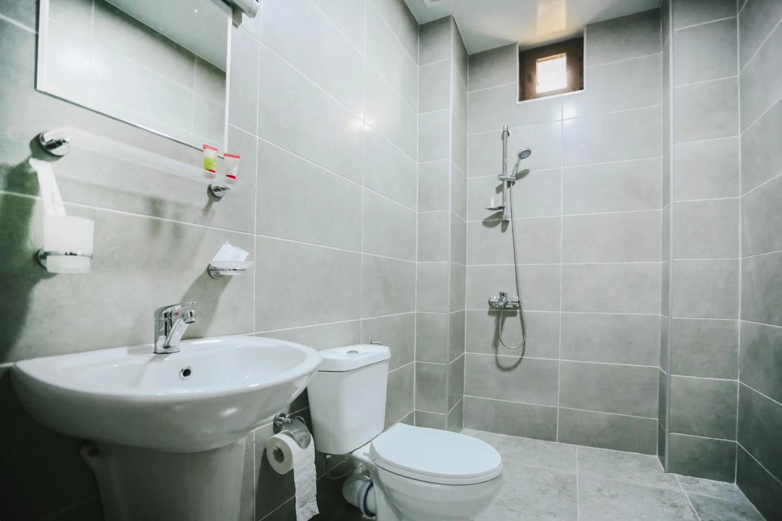 Shower in Balanchine