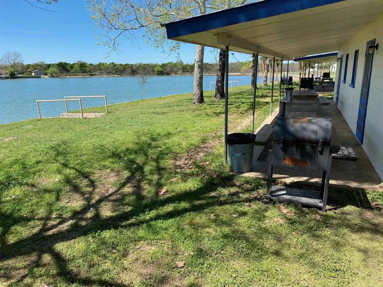 Lake view in Oasis Lake Buchanan