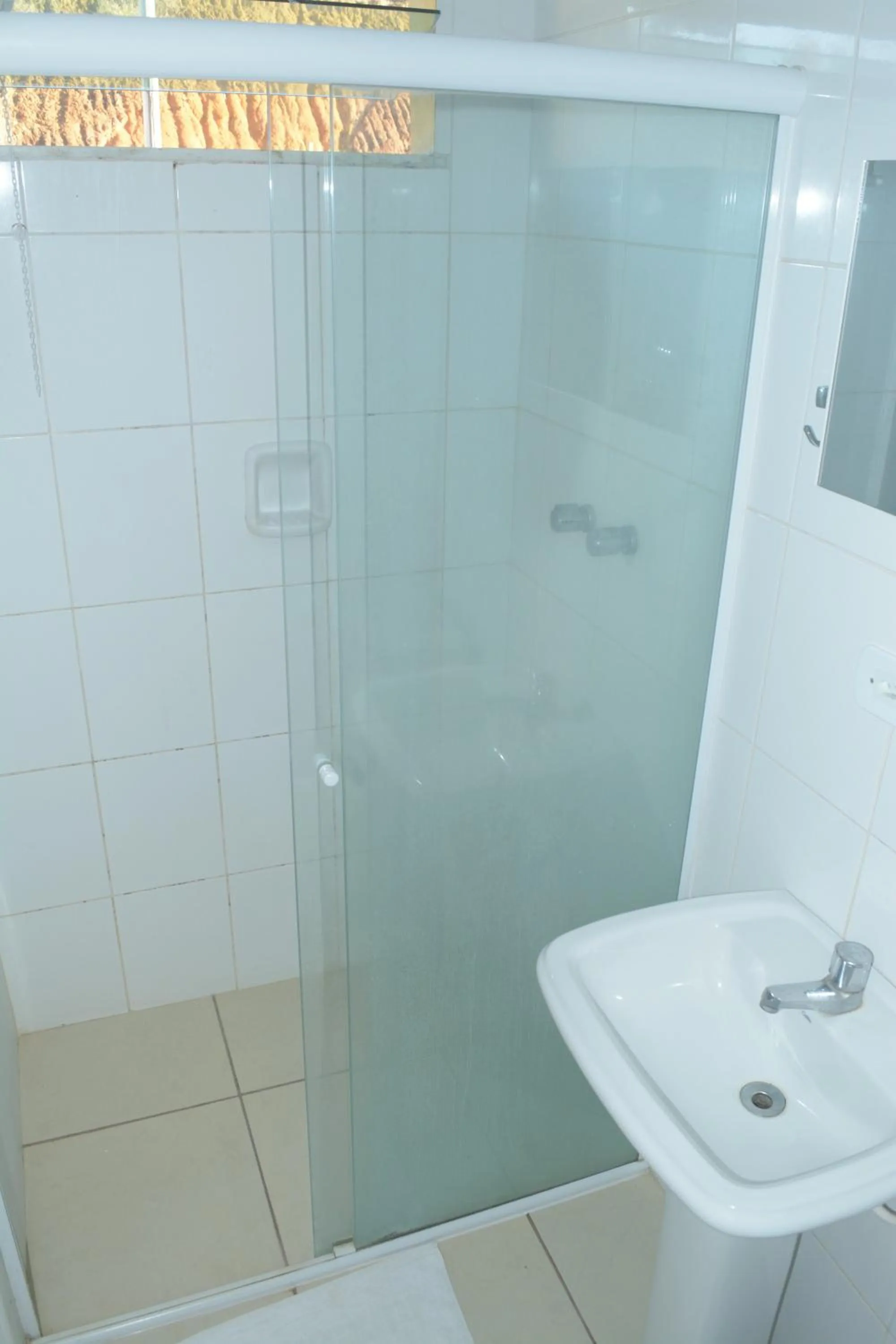 Shower in Pousada Santo Antônio