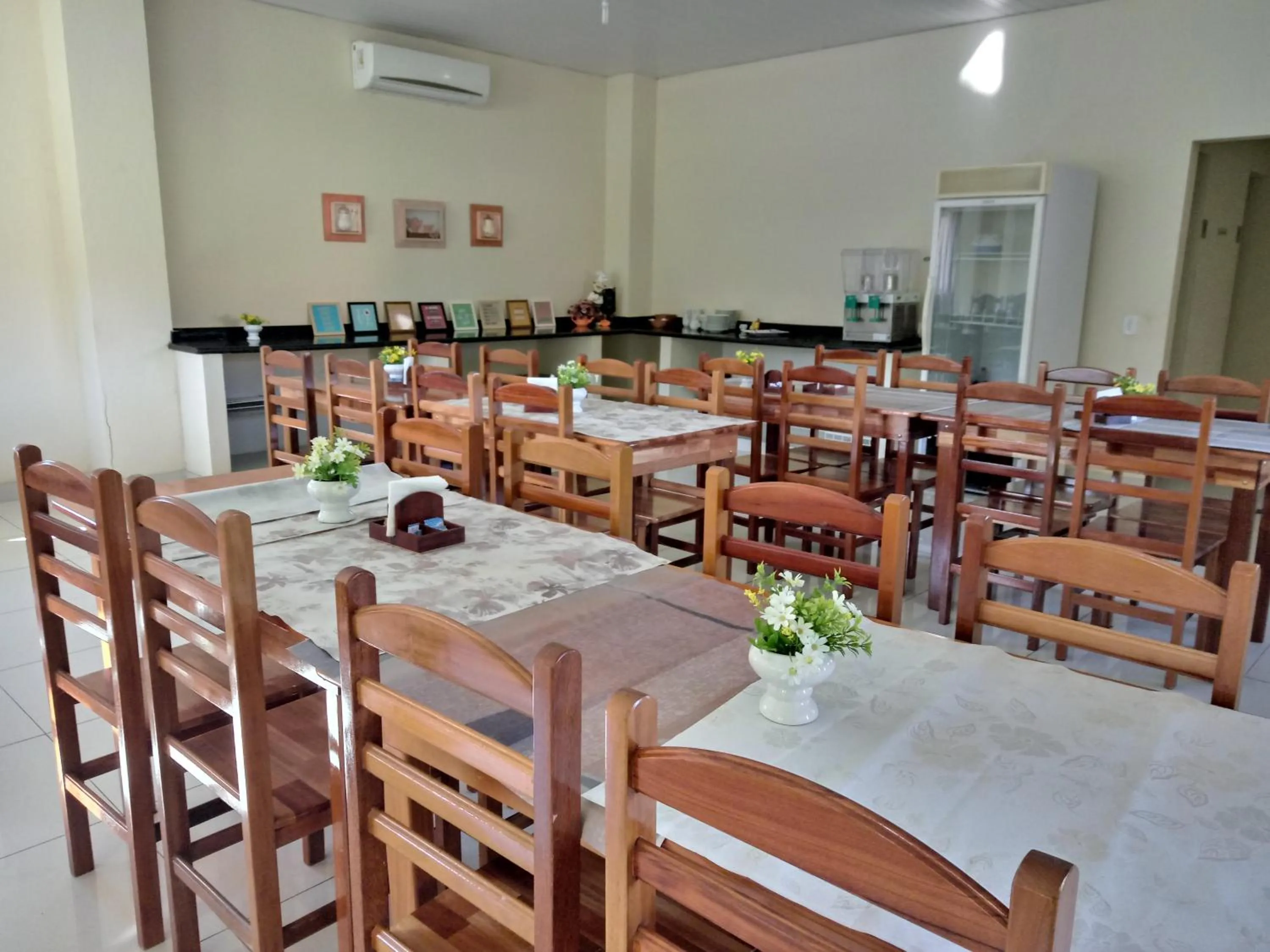 Restaurant/places to eat in Pousada Santo Antônio