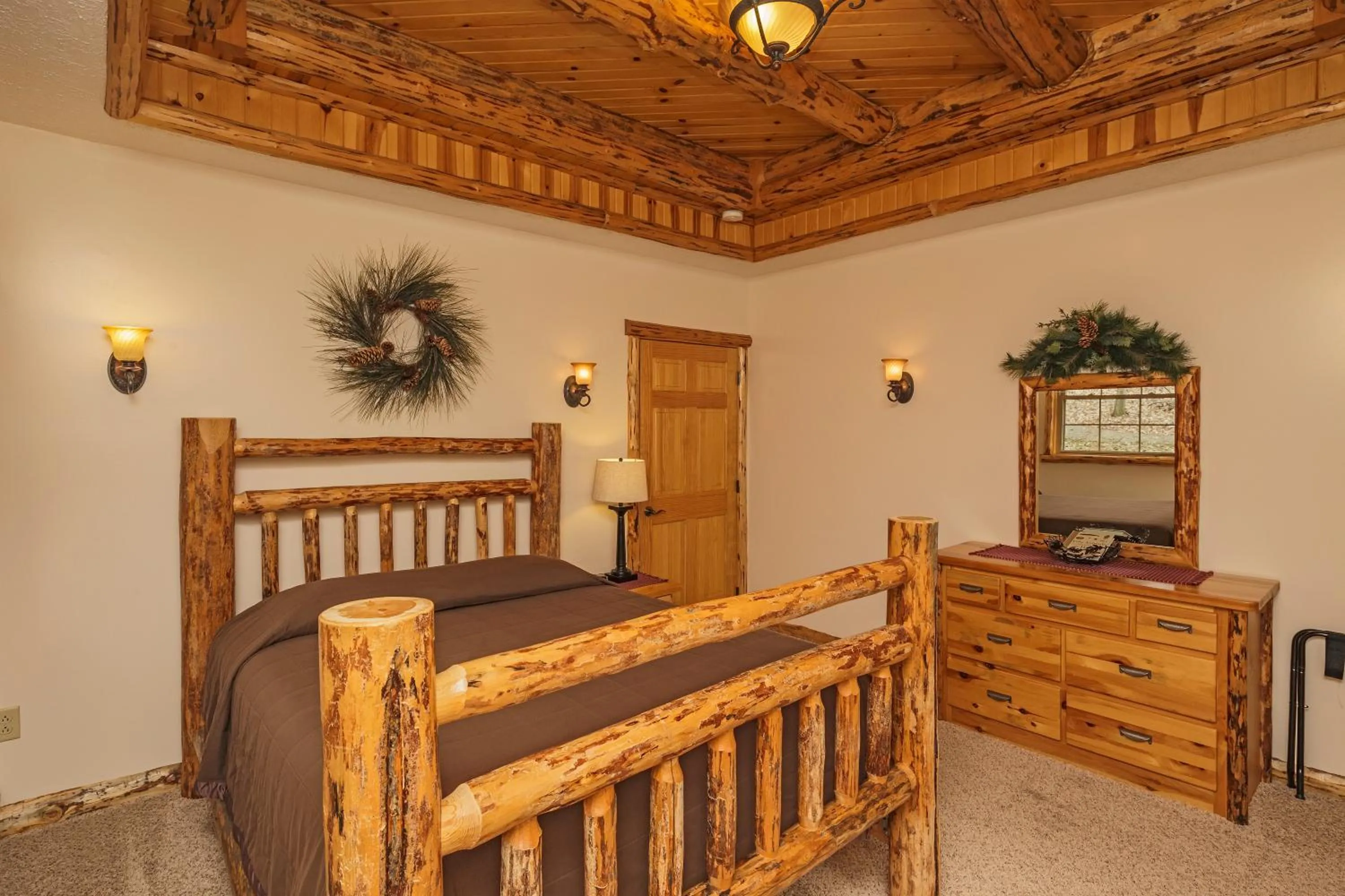 Sojourner's Lodge & Log Cabin Suites
