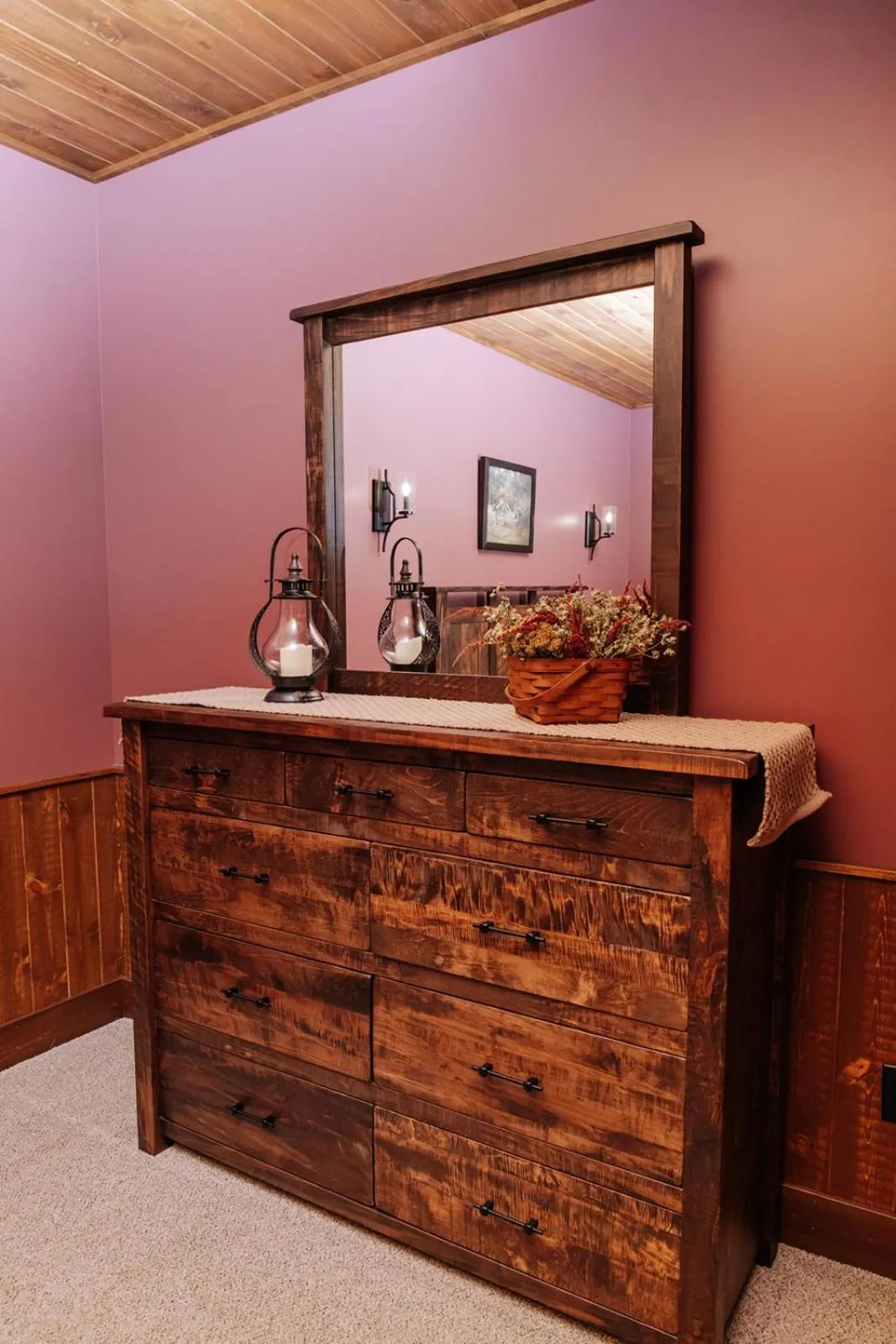 Sojourner's Lodge & Log Cabin Suites