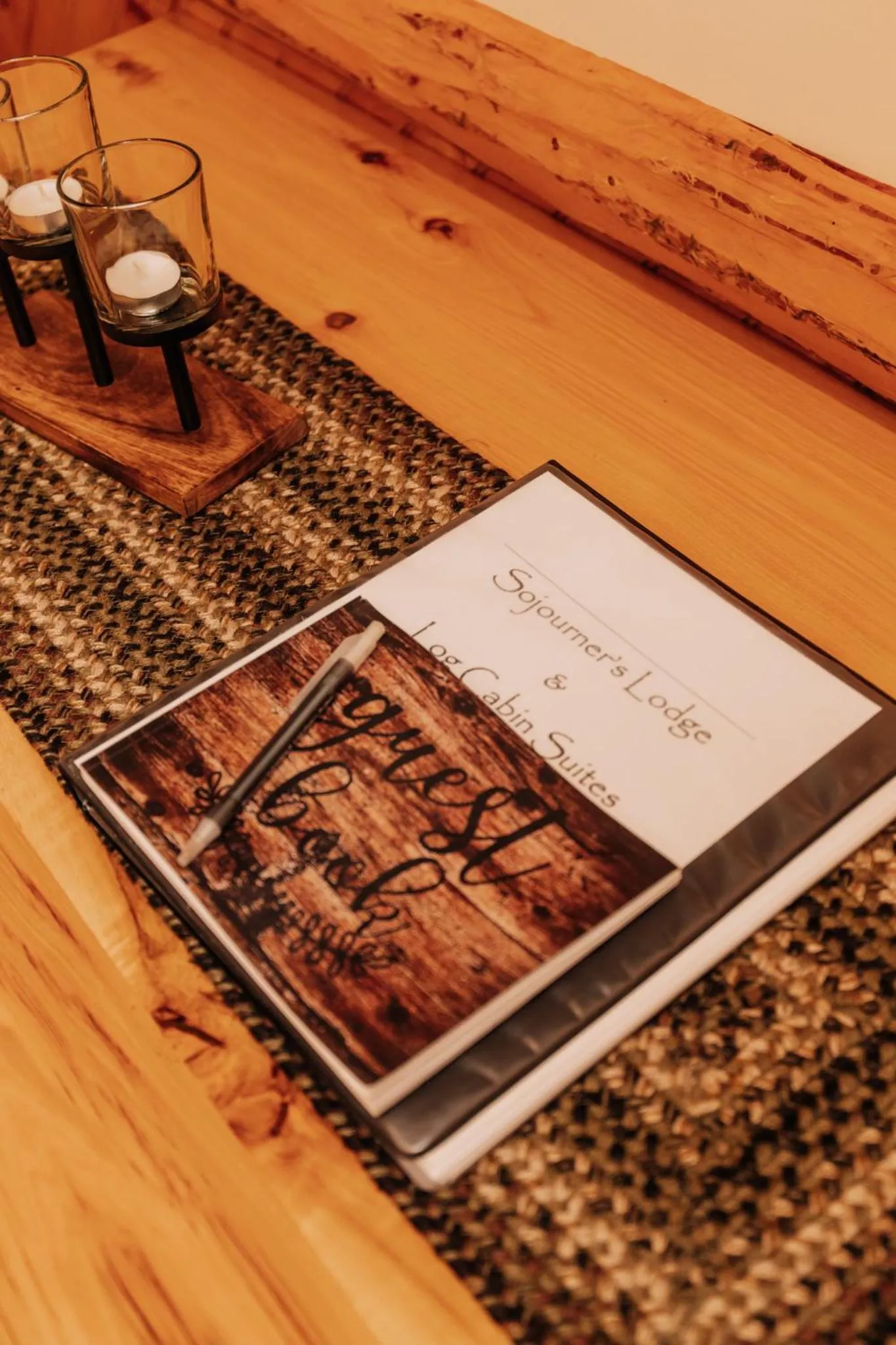 Sojourner's Lodge & Log Cabin Suites