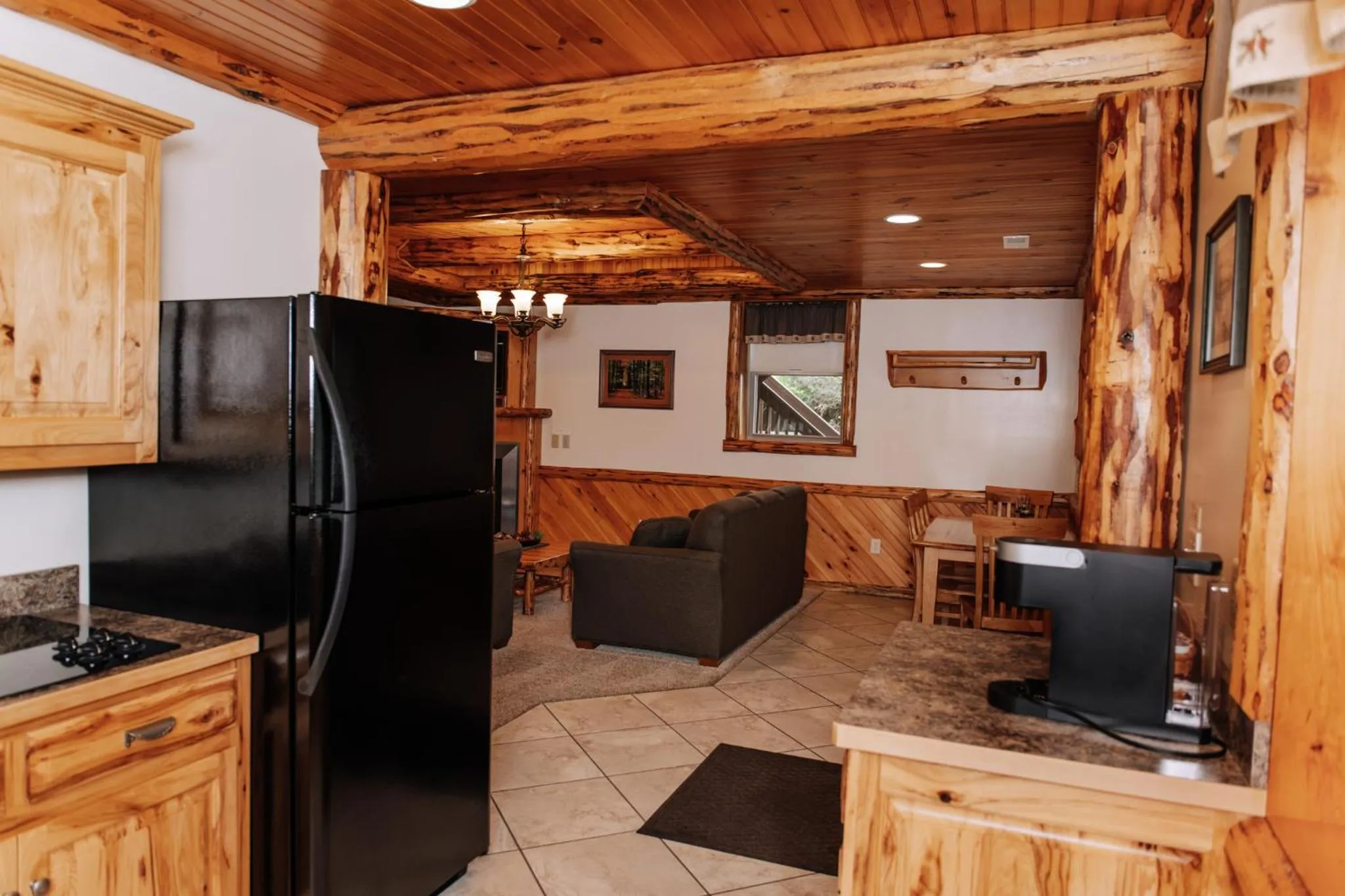 Sojourner's Lodge & Log Cabin Suites