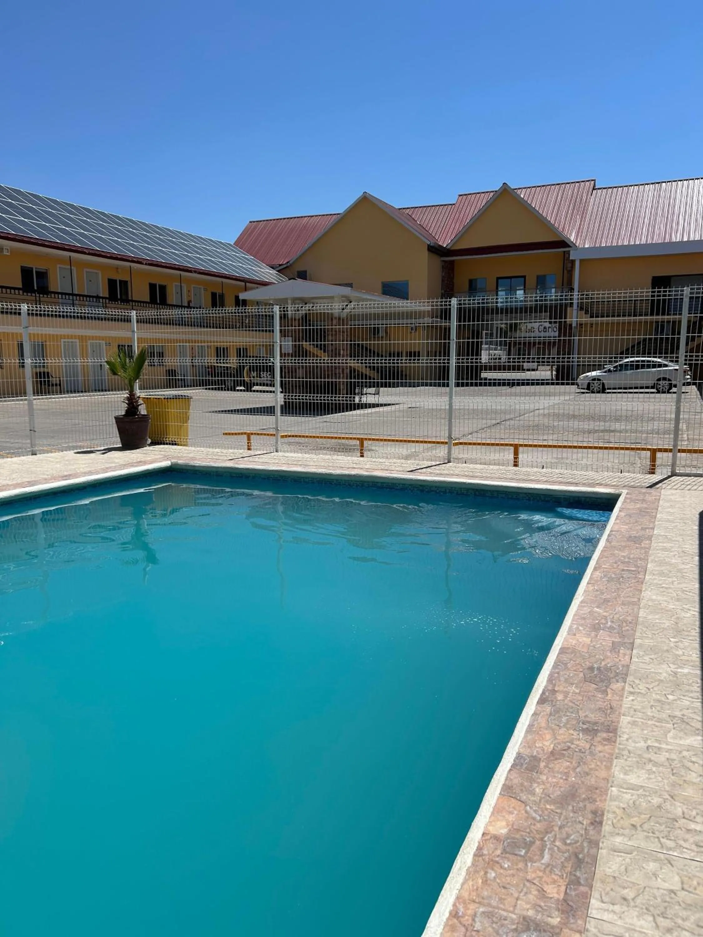 Swimming pool in DURAZNO INN