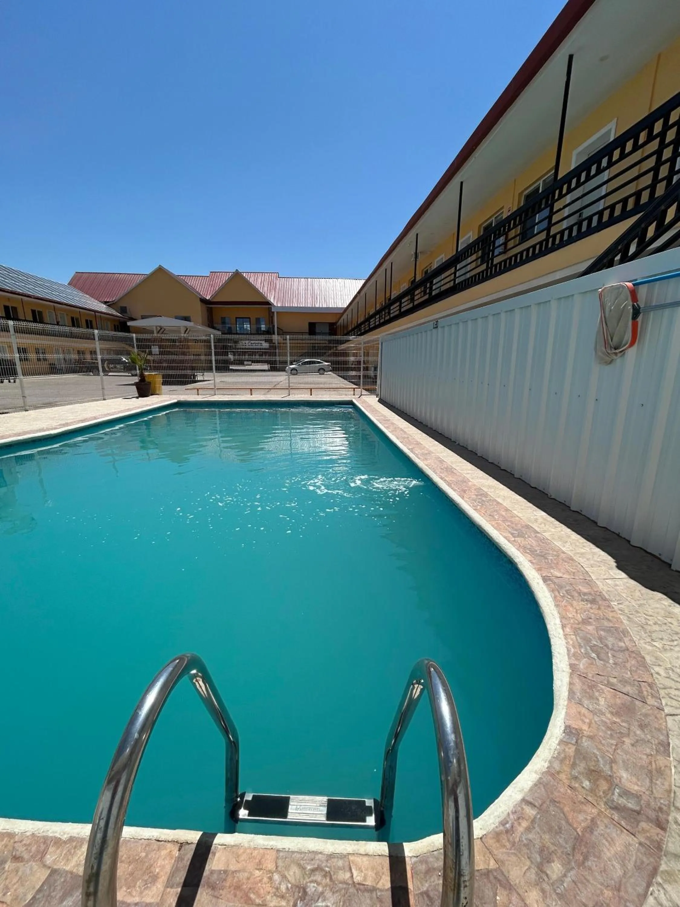 Swimming pool in DURAZNO INN