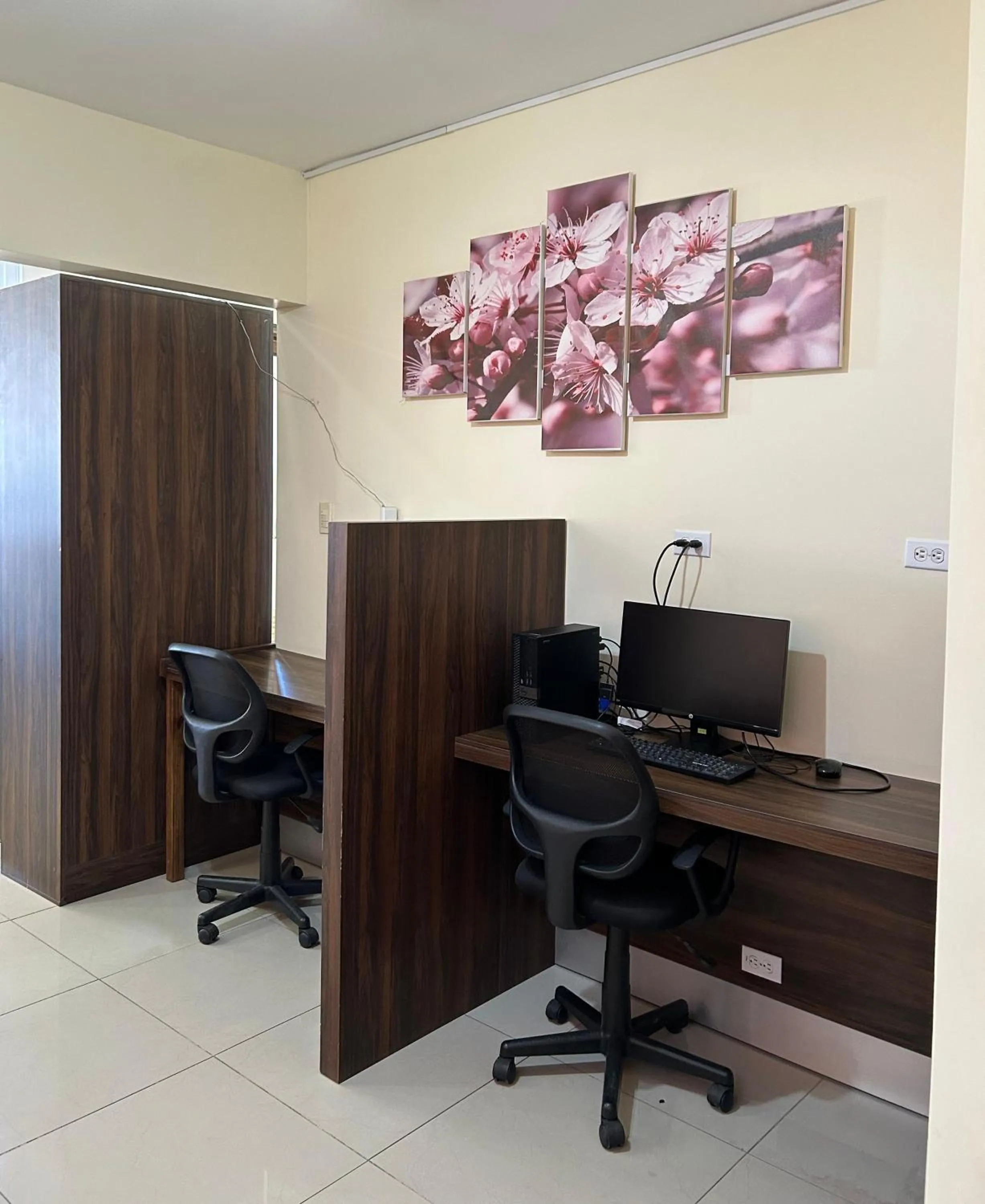 Business facilities in DURAZNO INN