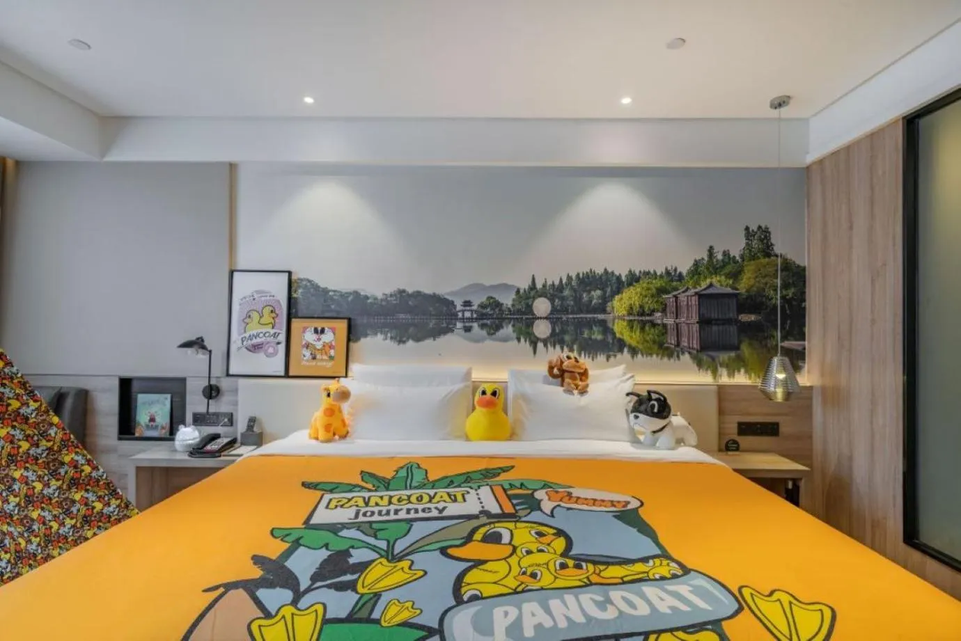 Photo of the whole room, Bed in Atour Hotel (Hangzhou West Lake Cultural Square)