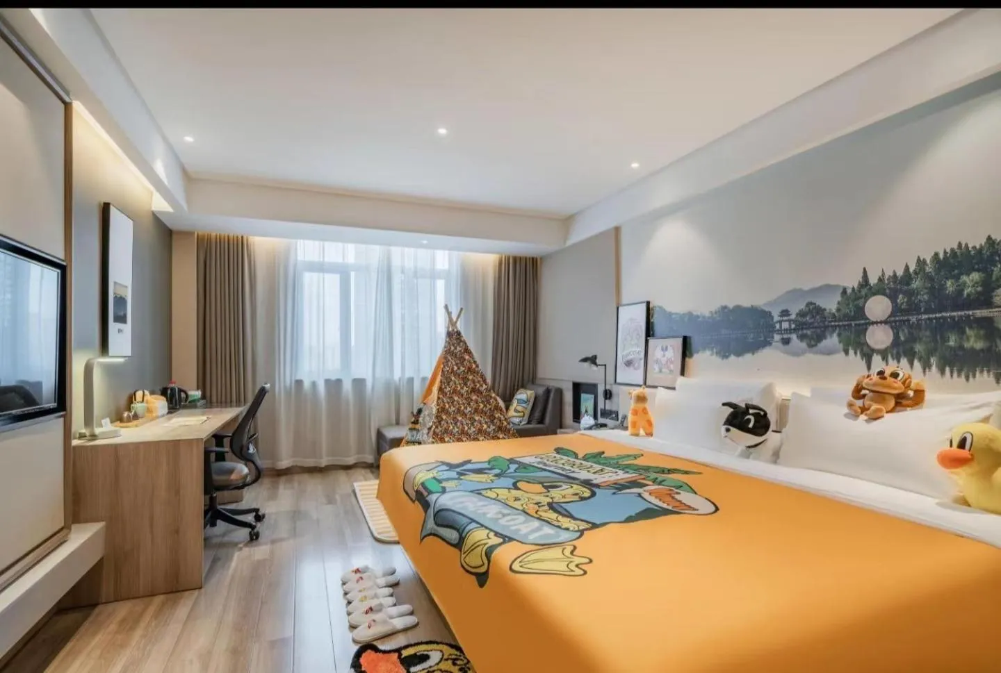 Photo of the whole room, Bed in Atour Hotel (Hangzhou West Lake Cultural Square)