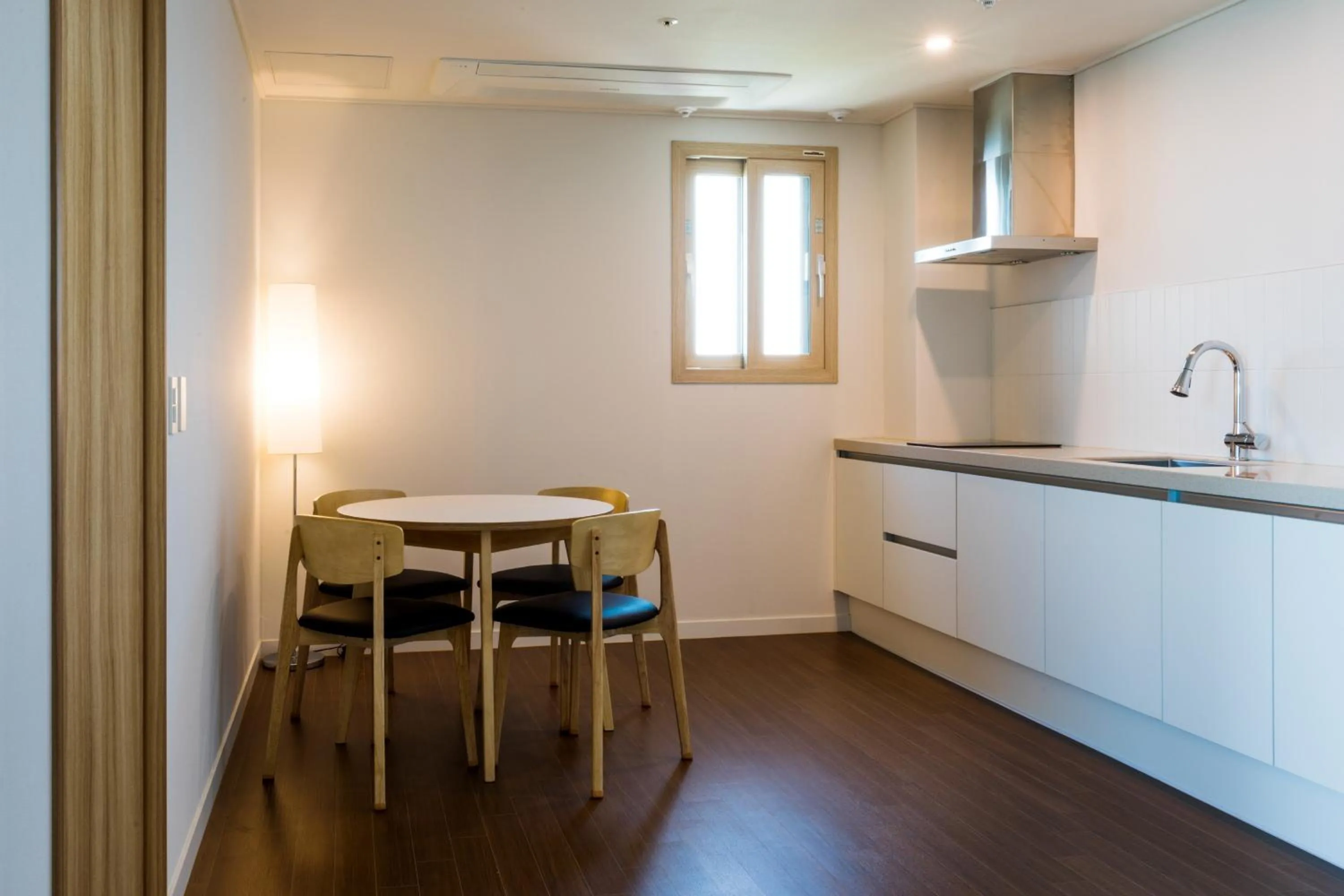 Kitchen or kitchenette in Lemain Hotel