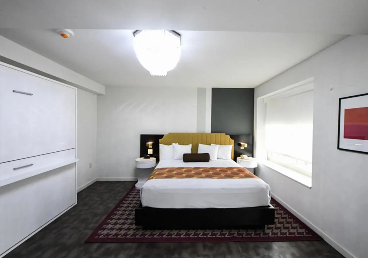 Photo of the whole room, Bed in TRYP by Wyndham Newark Downtown