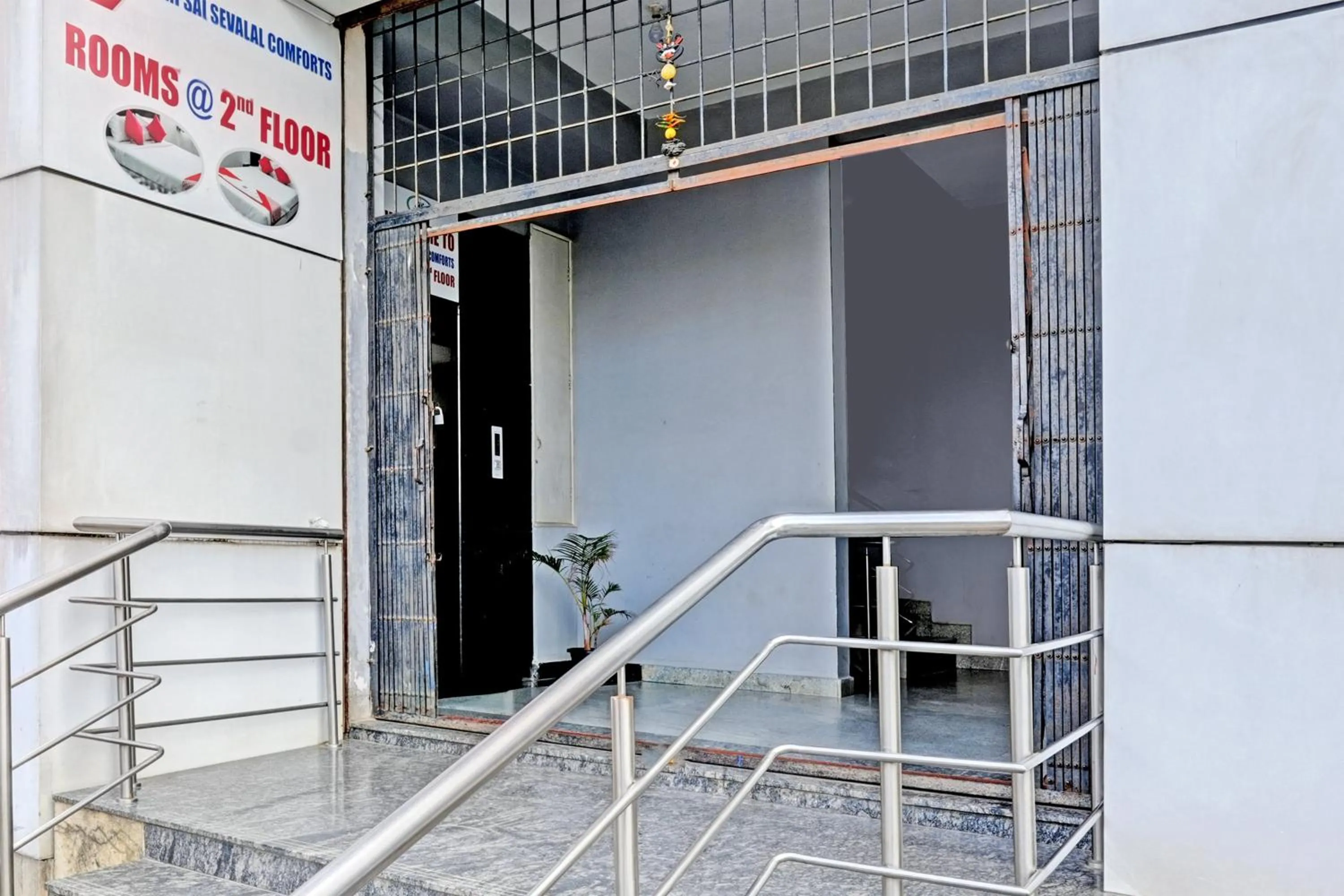 Facade/entrance in Hotel O Sri Sai sevalal comfort's
