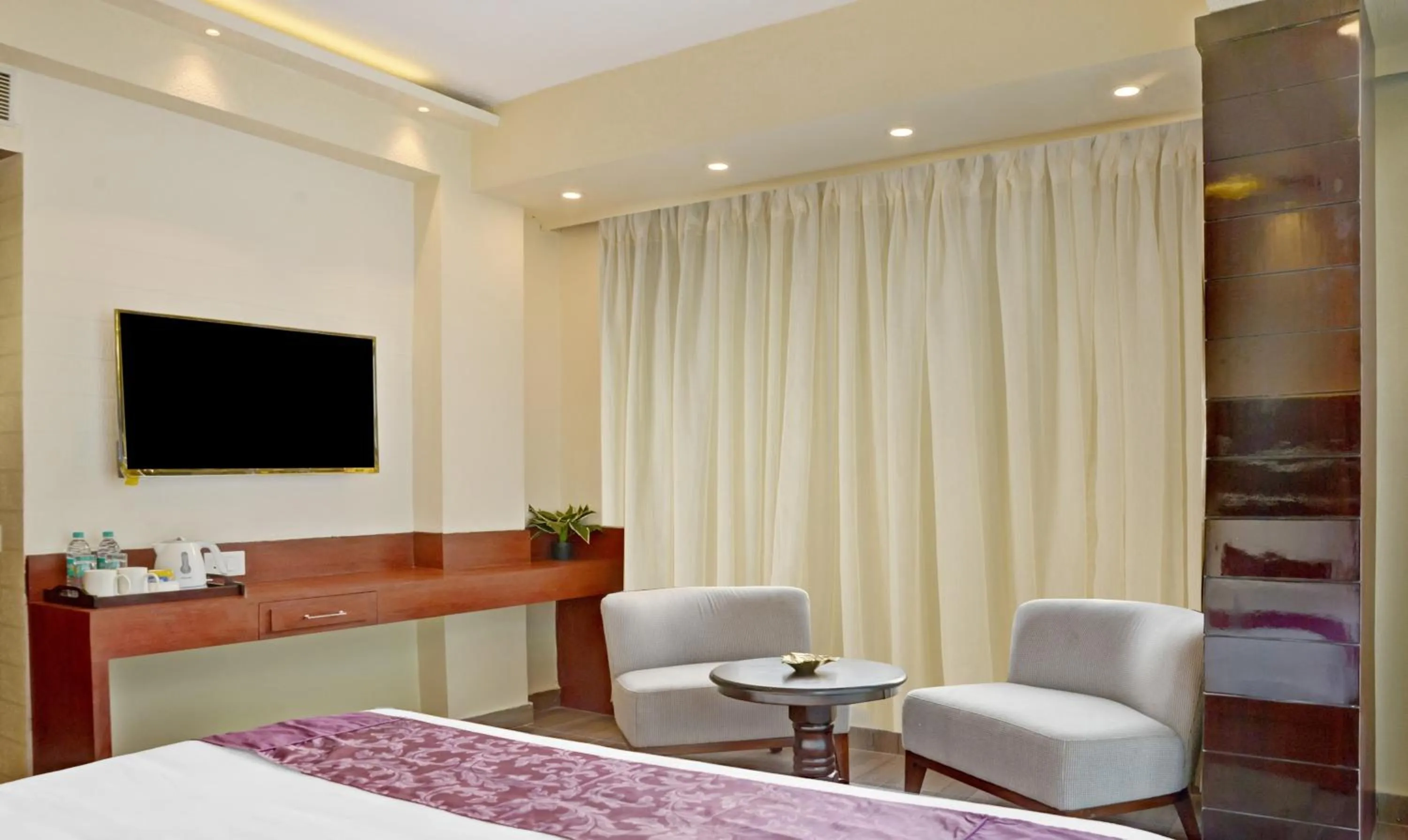 Bedroom in Treebo Premium The Crystal, Chinar Park