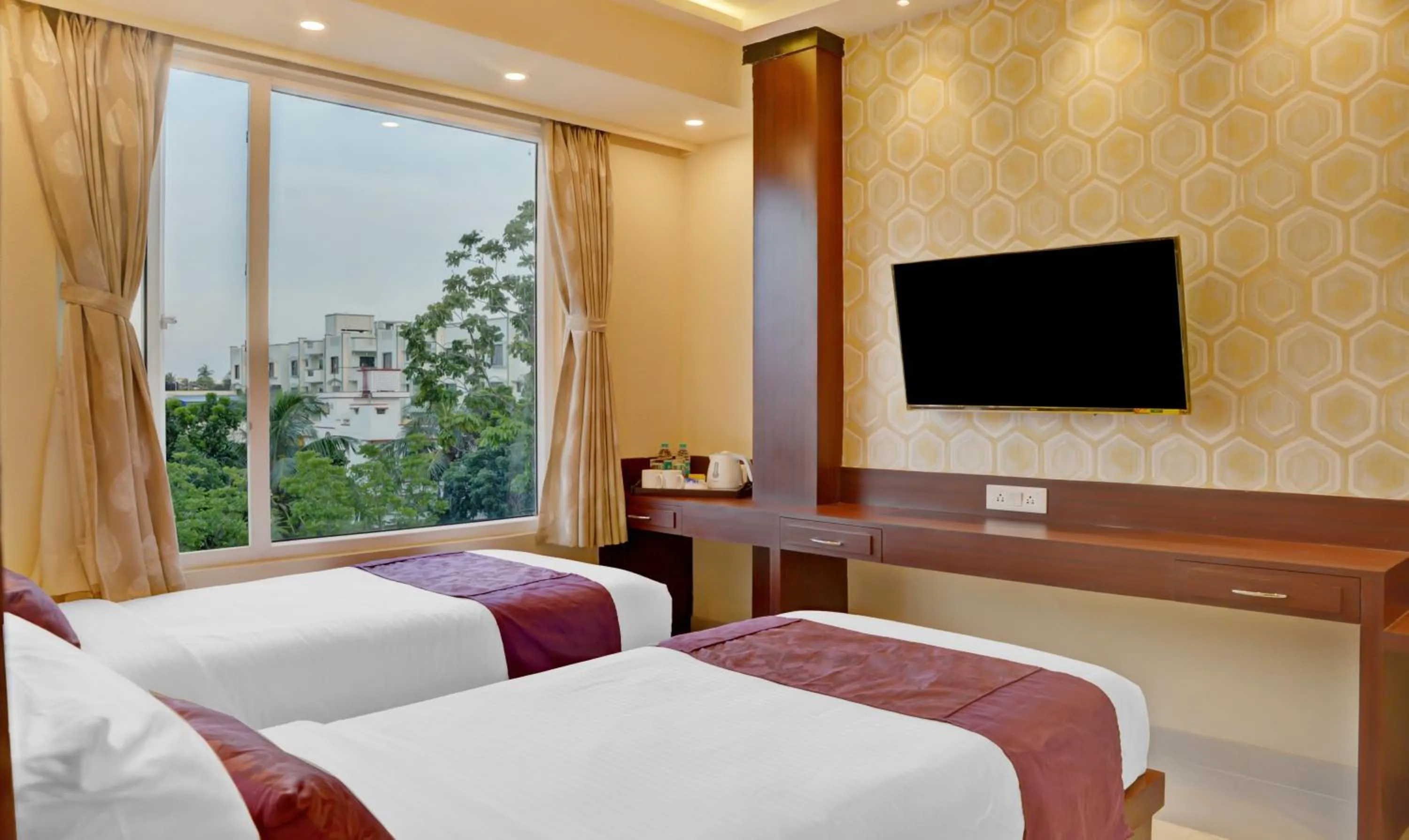 Bedroom, Bed in Treebo Premium The Crystal, Chinar Park