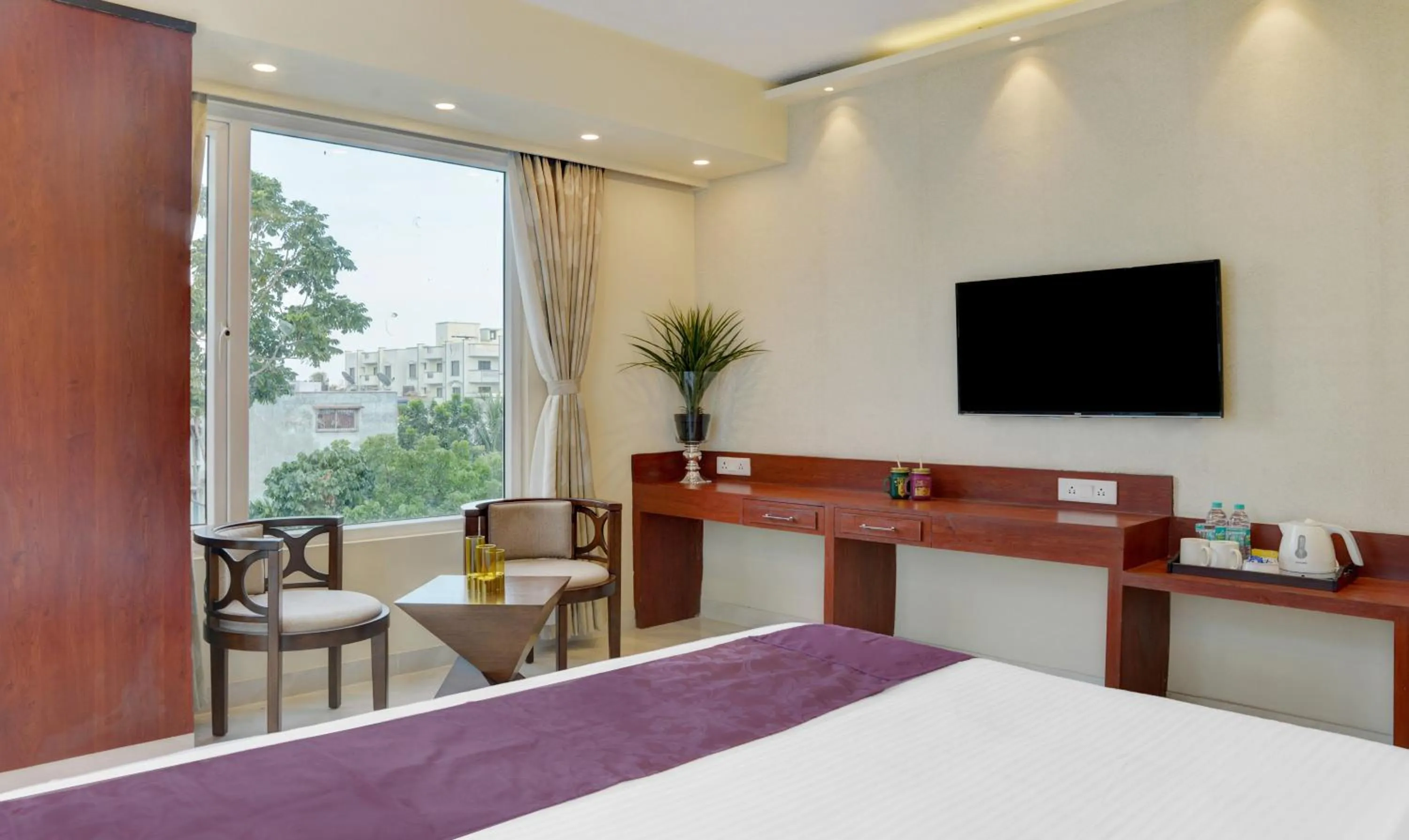 Bedroom, Bed in Treebo Premium The Crystal, Chinar Park