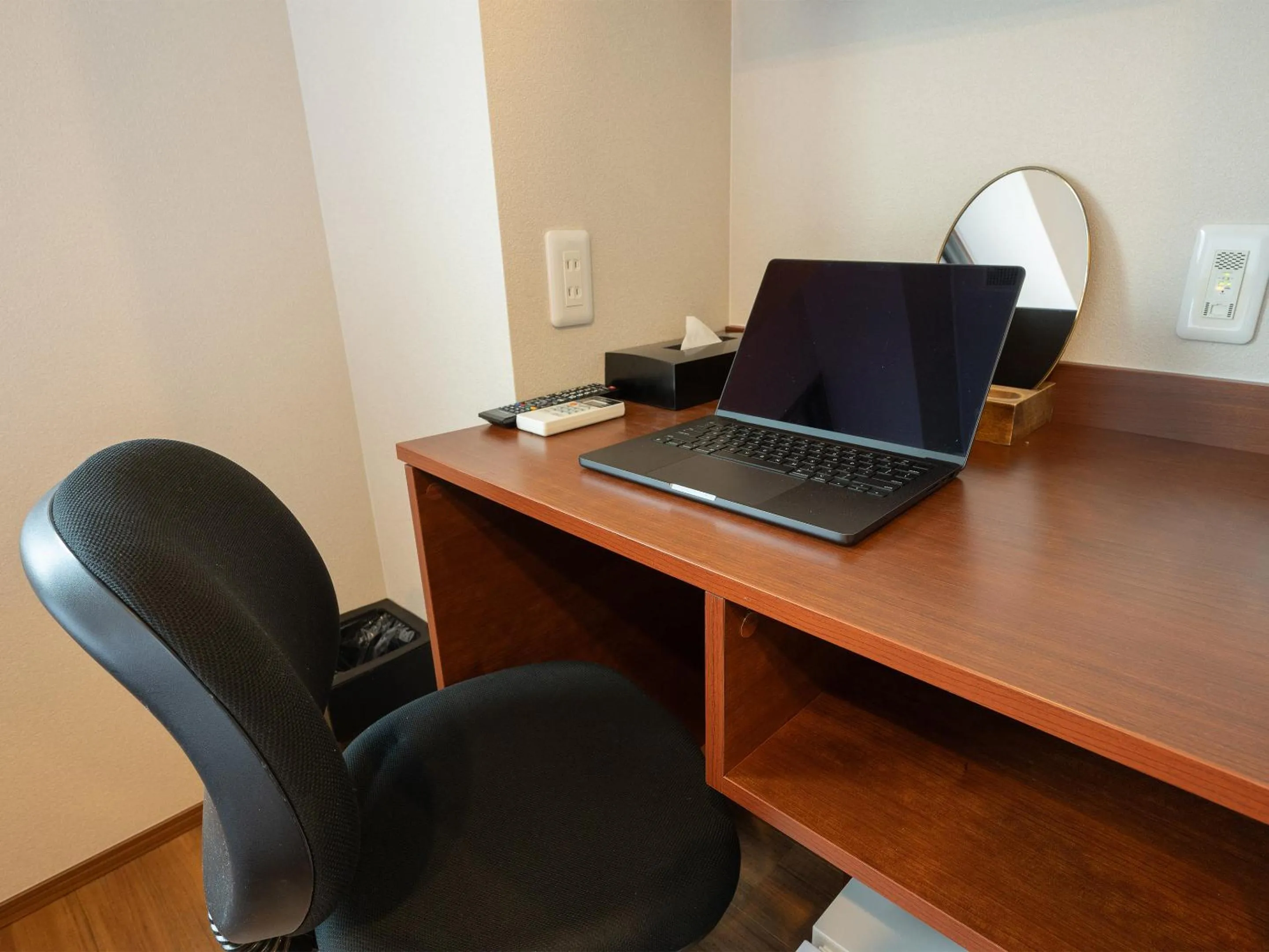 Photo of the whole room in Hotel Meldia Osaka Higobashi