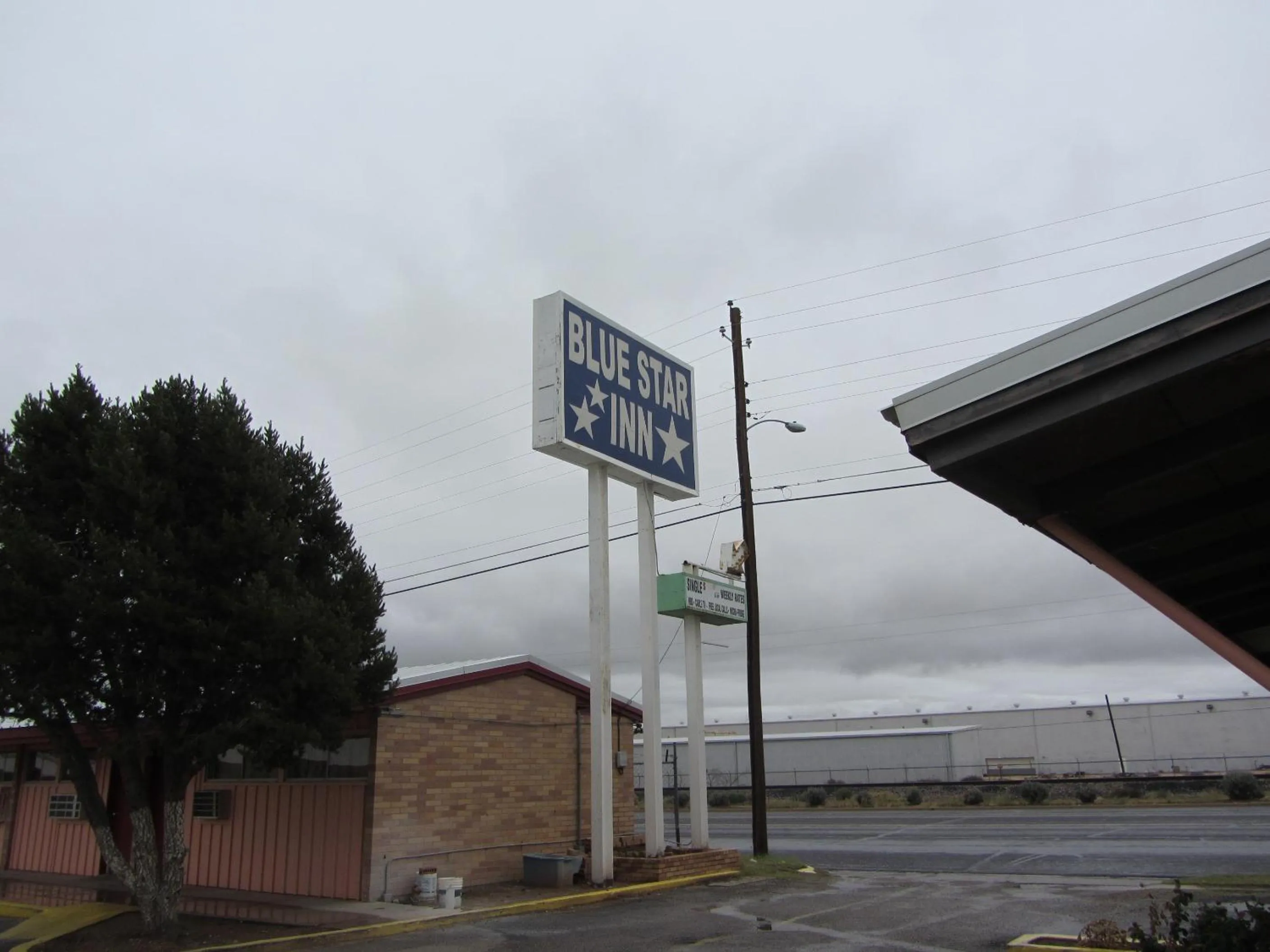 Facade/entrance in Blue Star Inn