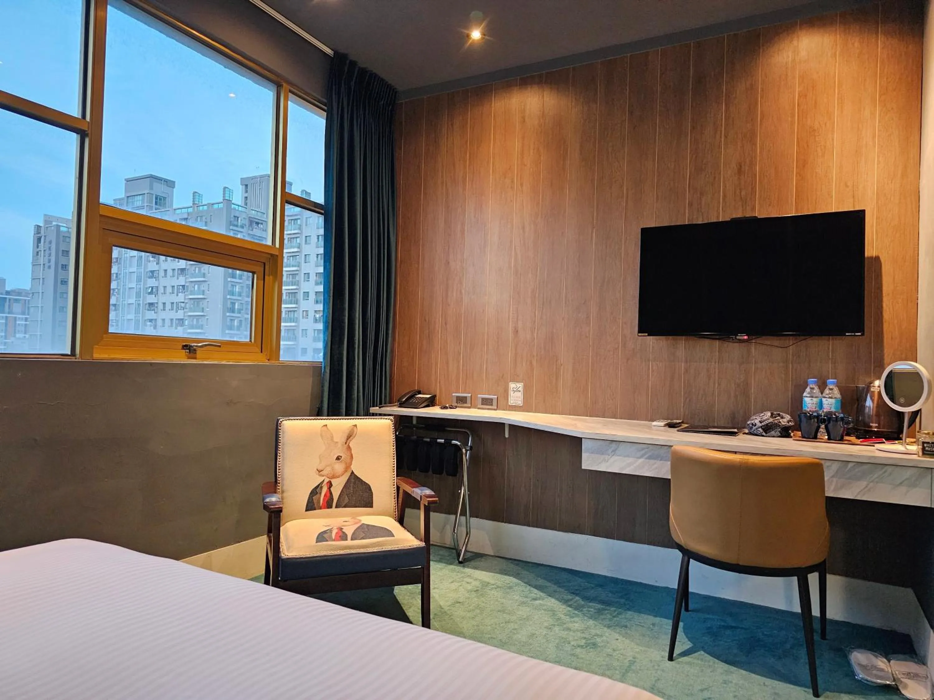 TV and multimedia, Bed in Modern Inn