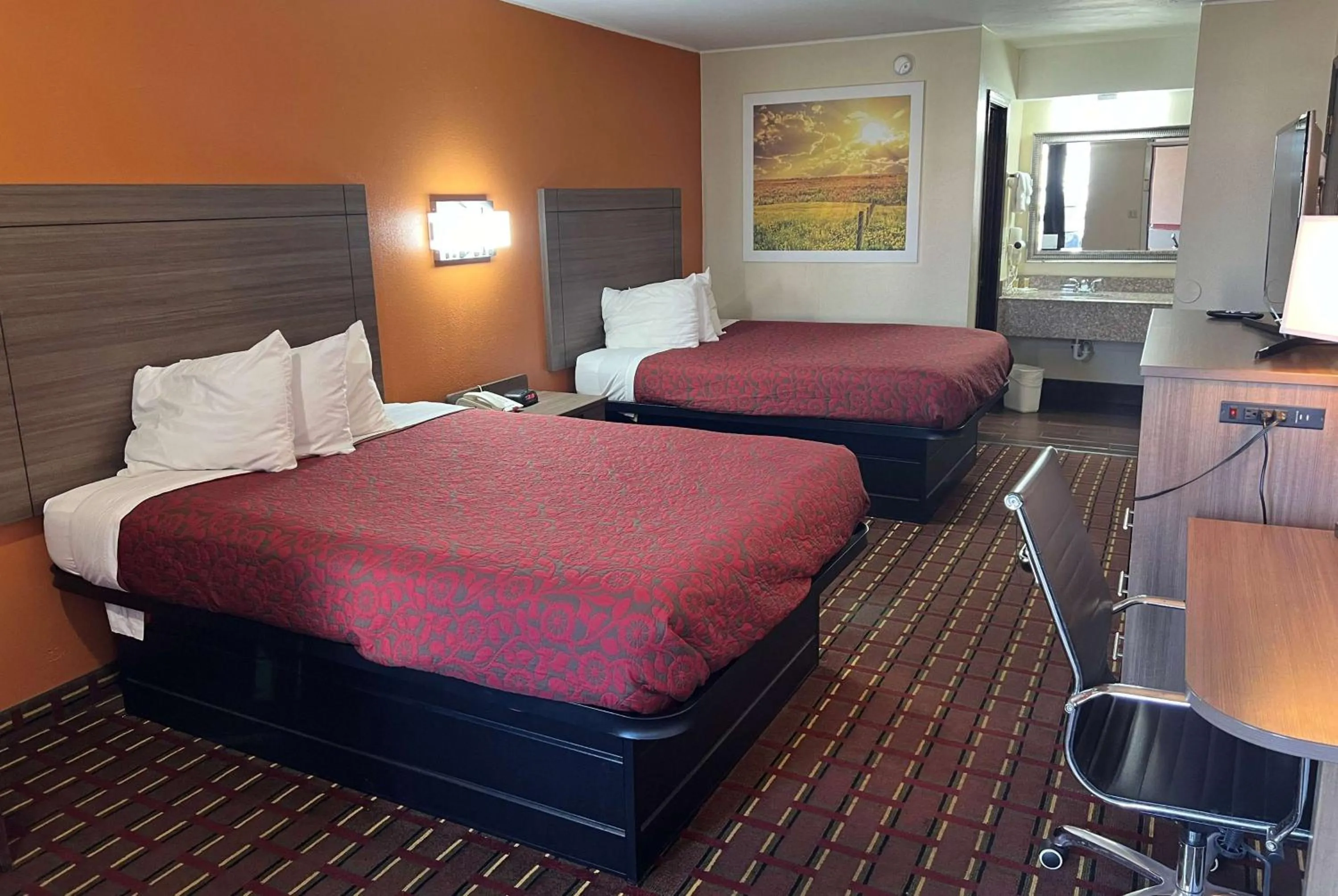 Photo of the whole room, Bed in Days Inn by Wyndham El Reno