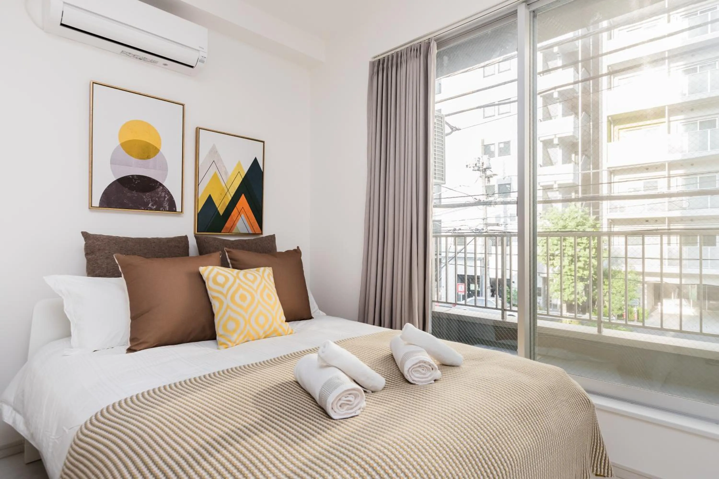 Bed in Hotel Apartment Ueno Inaricho Sta