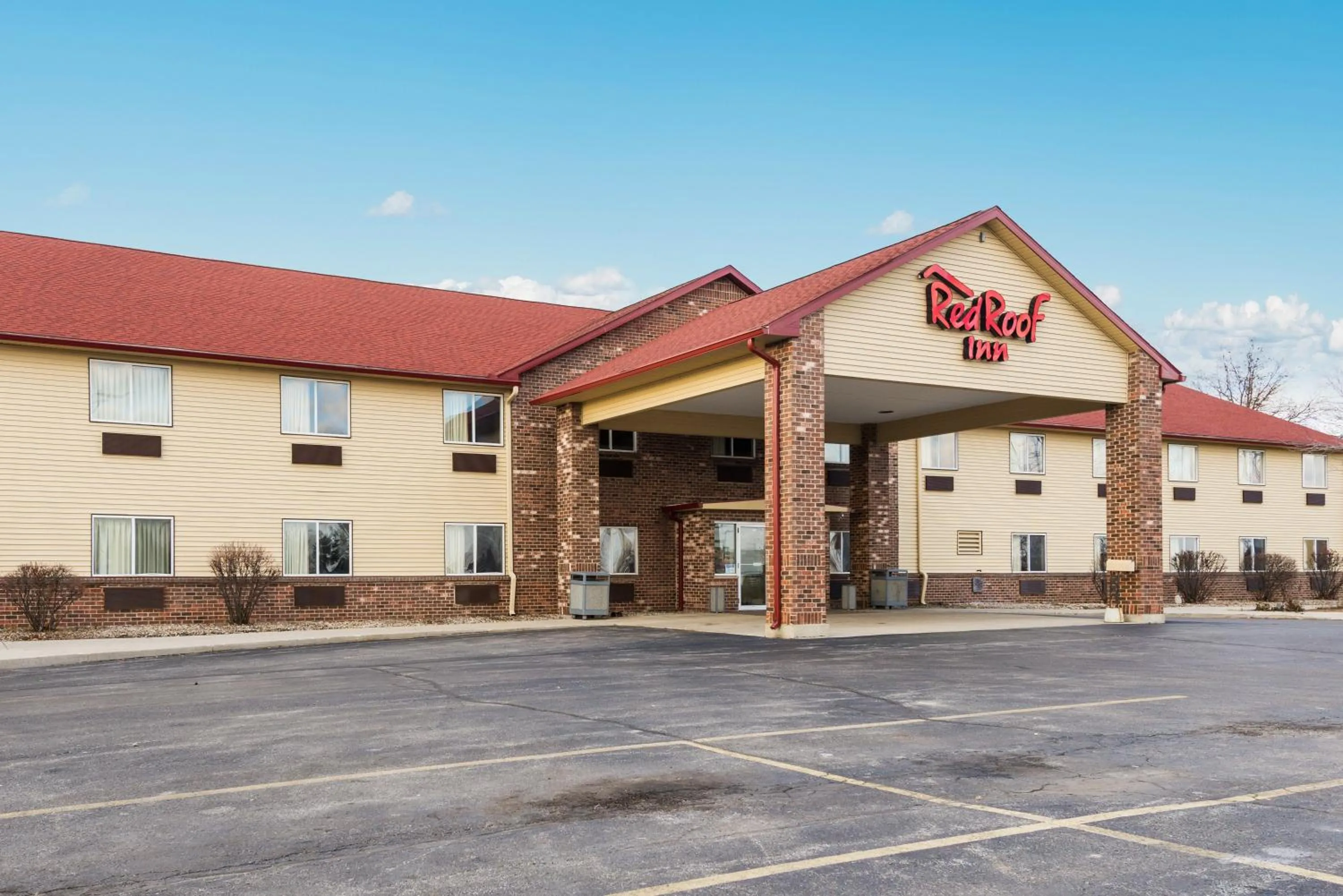 Property building in Red Roof Inn Auburn