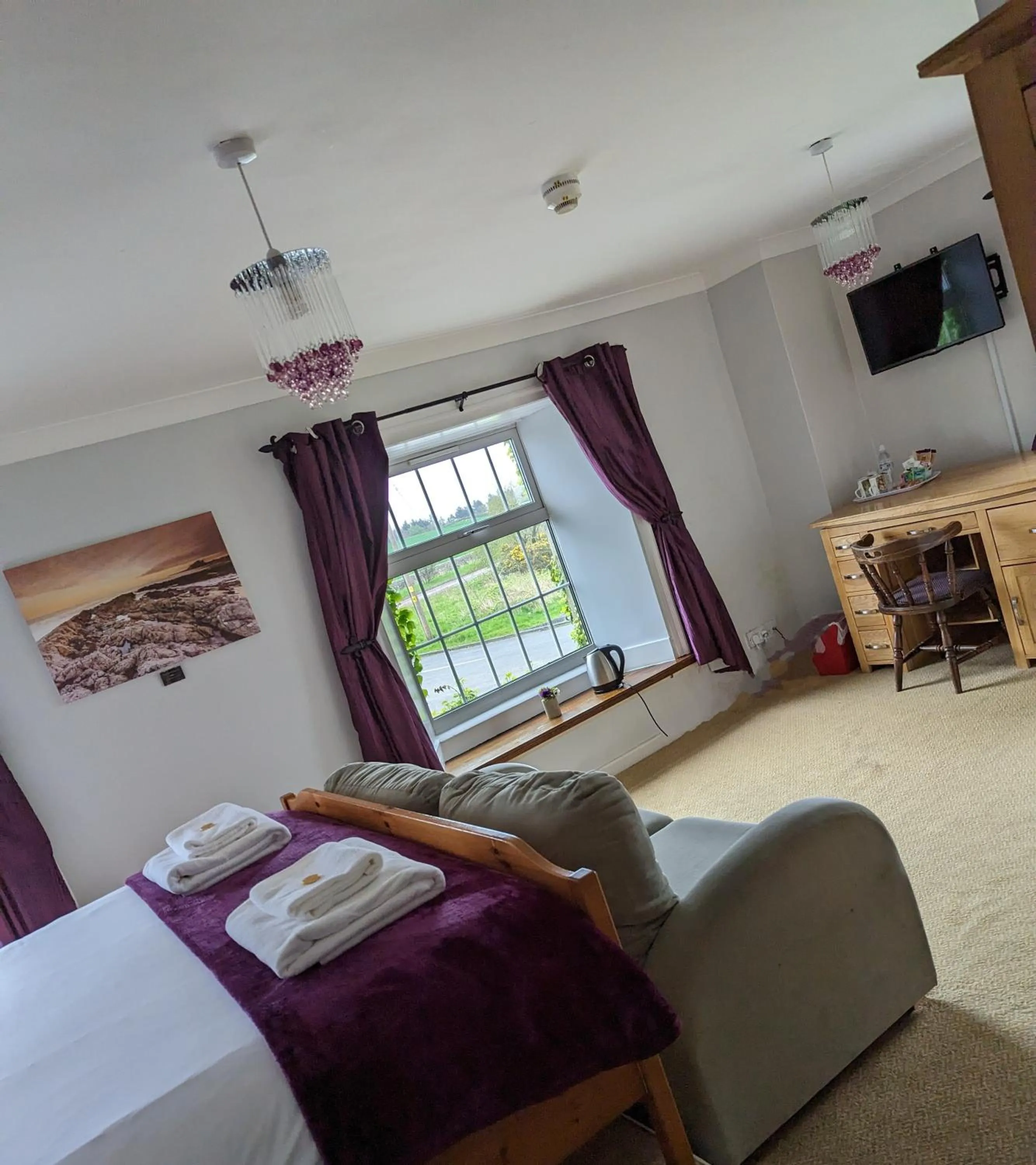 Bed in The Manor House Inn