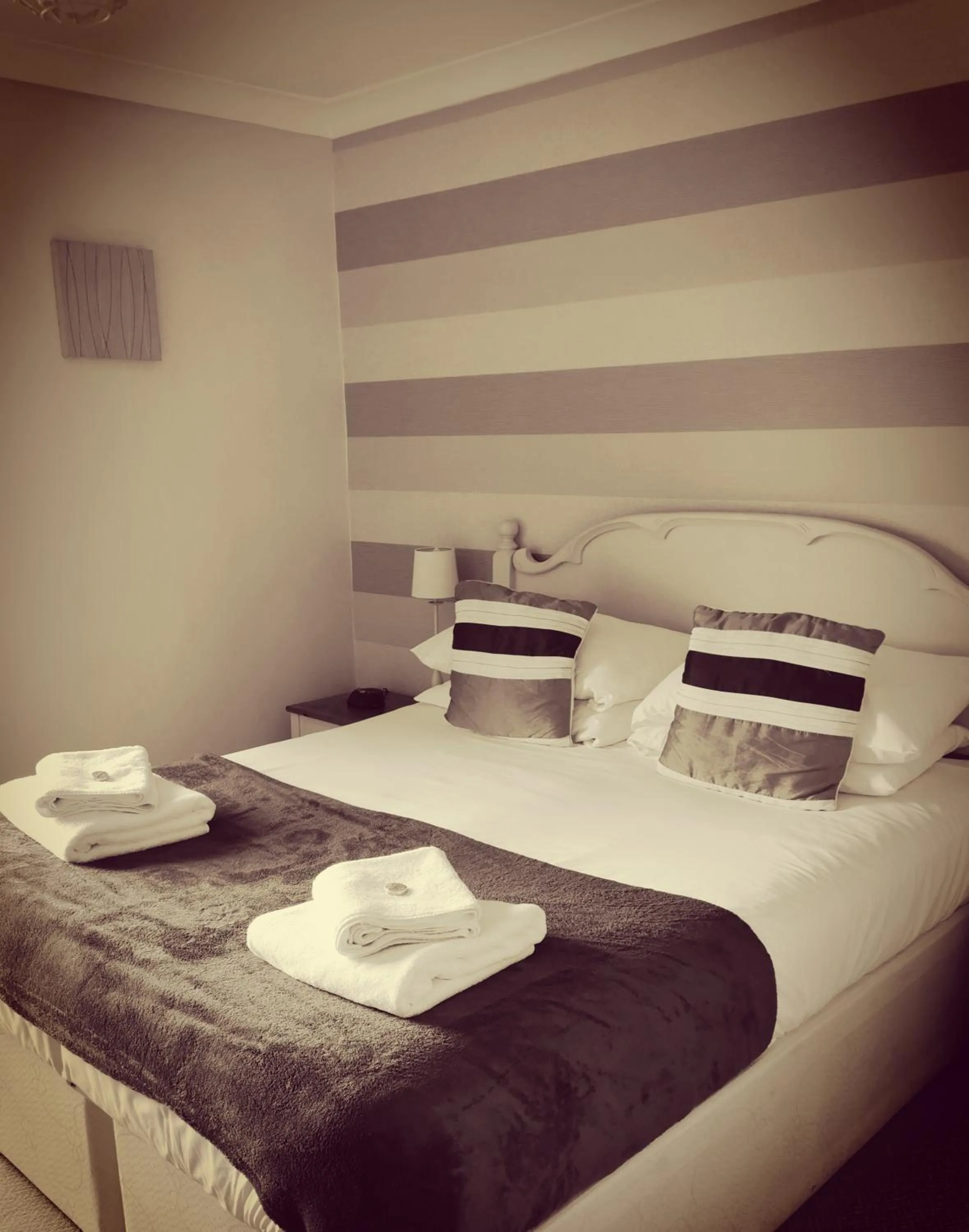 Bed in The Manor House Inn