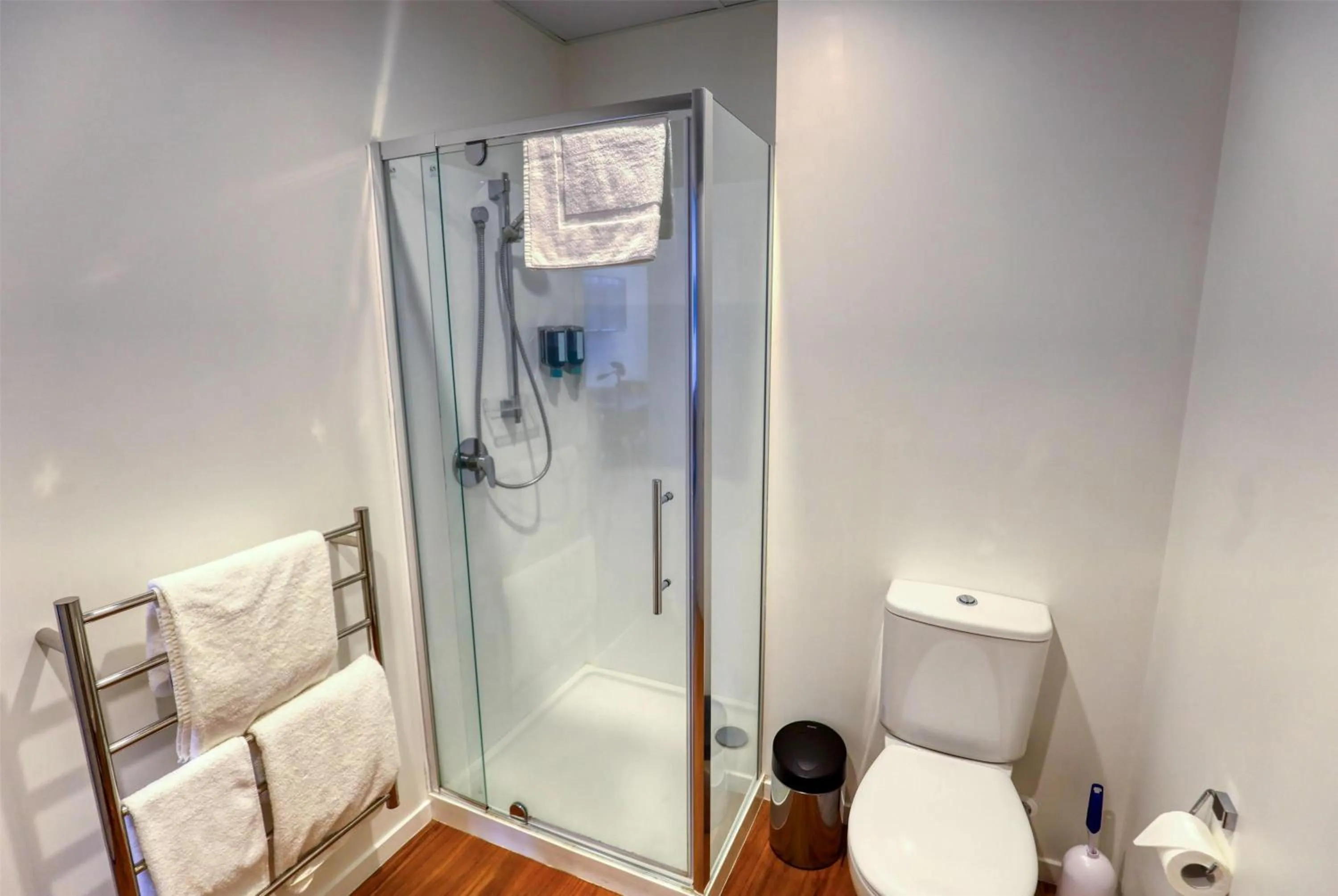 Bathroom in Ramada Suites by Wyndham Auckland Manukau Pacfic Centre