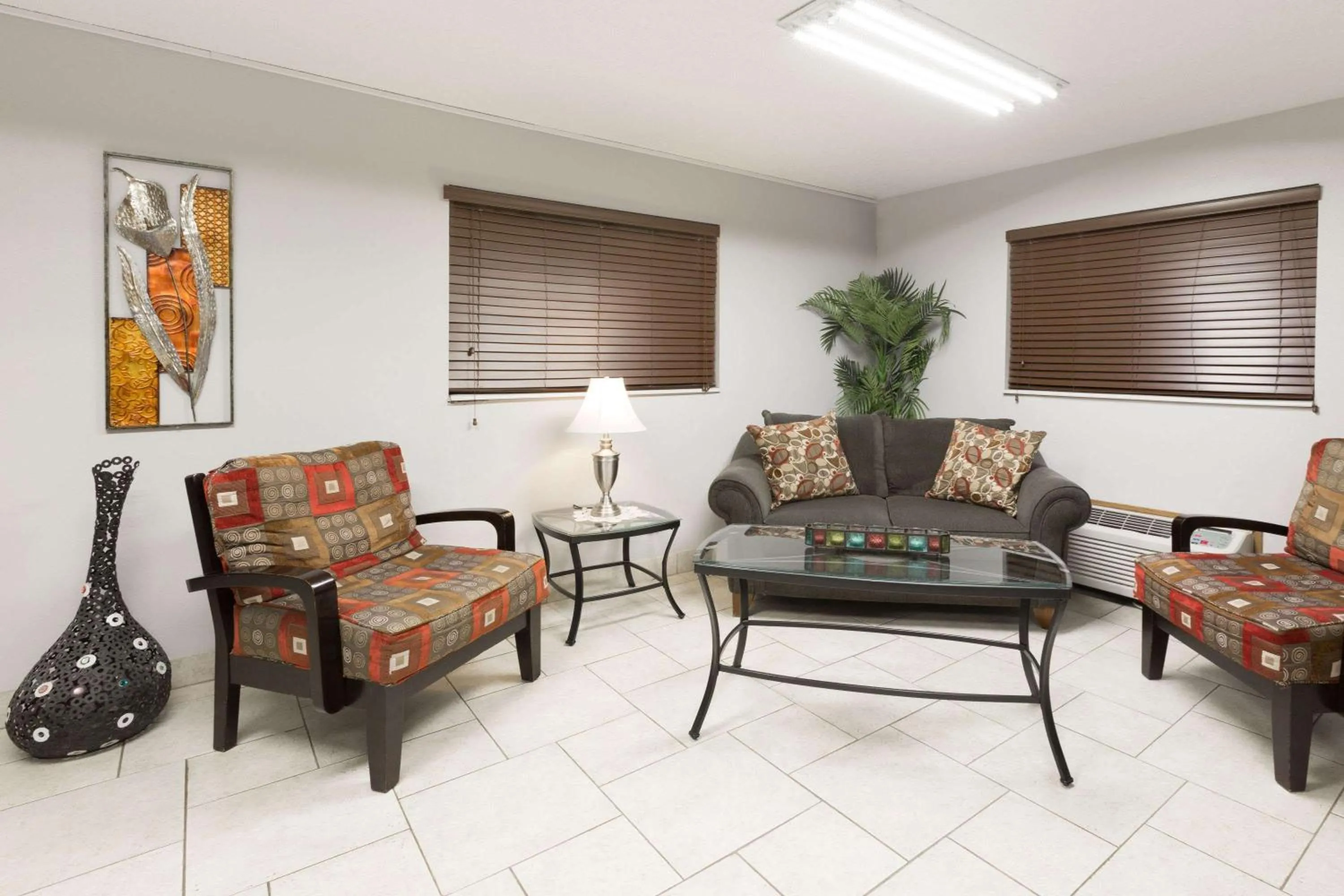 Lobby or reception in Super 8 by Wyndham Osceola IA