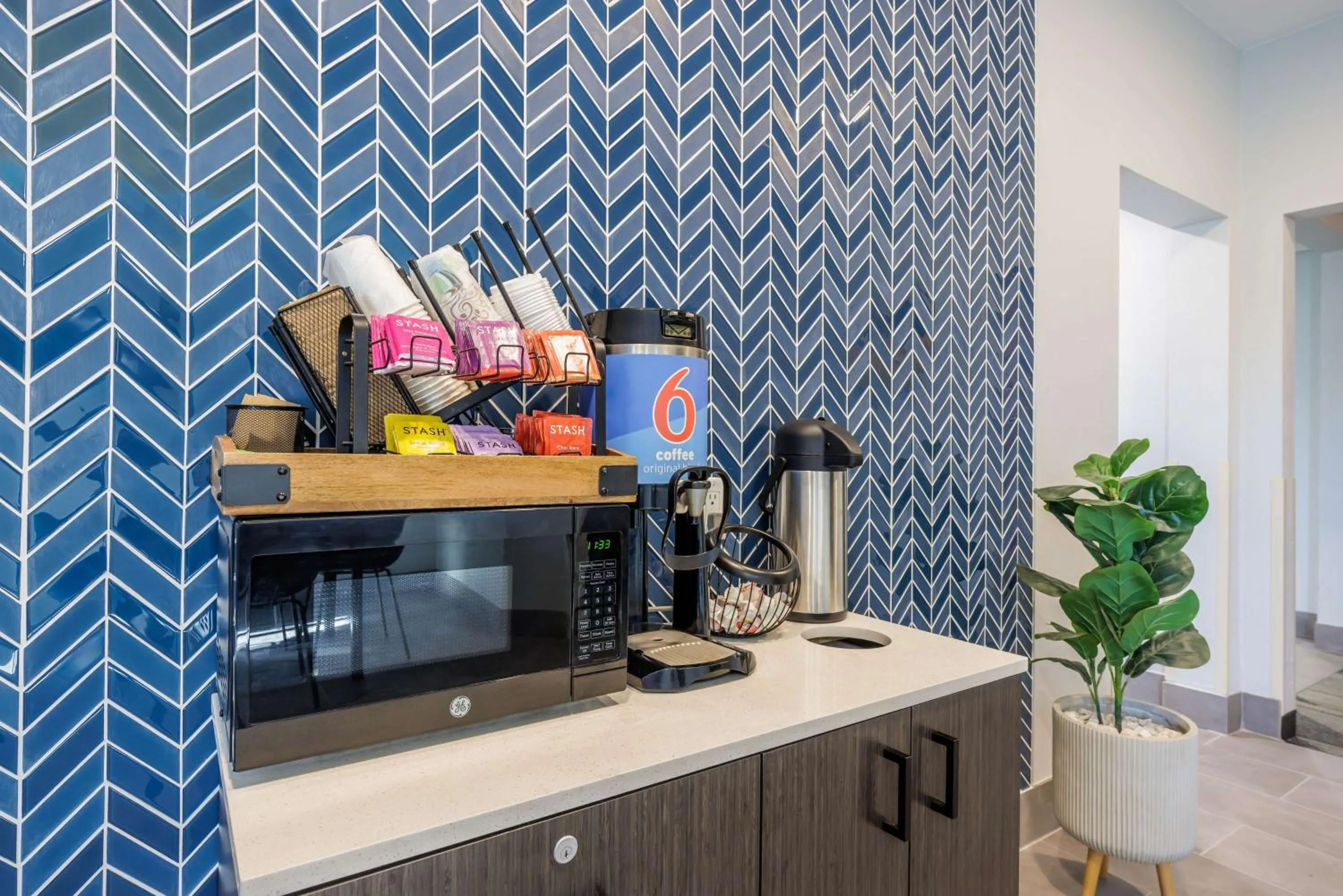 Restaurant/places to eat in Motel 6-Grand Island, NE