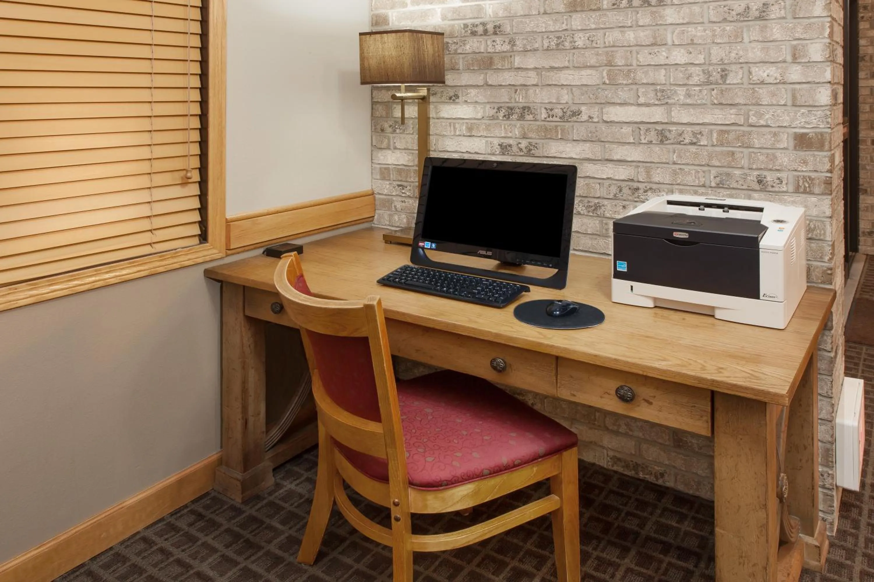 Business facilities in AmericInn by Wyndham Iowa Falls