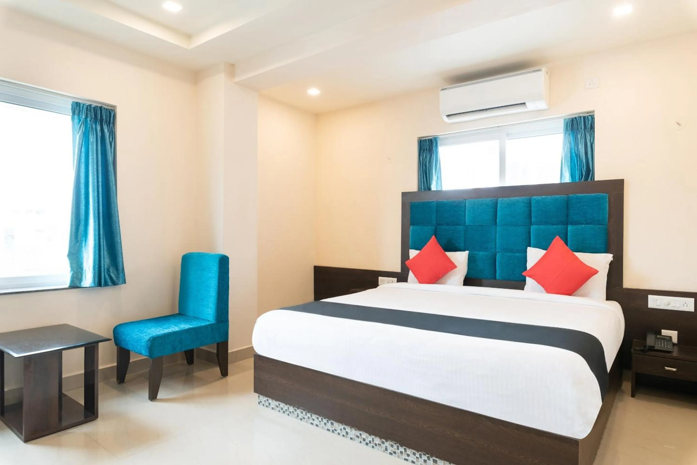 Bedroom, Bed in Capital O Seatree