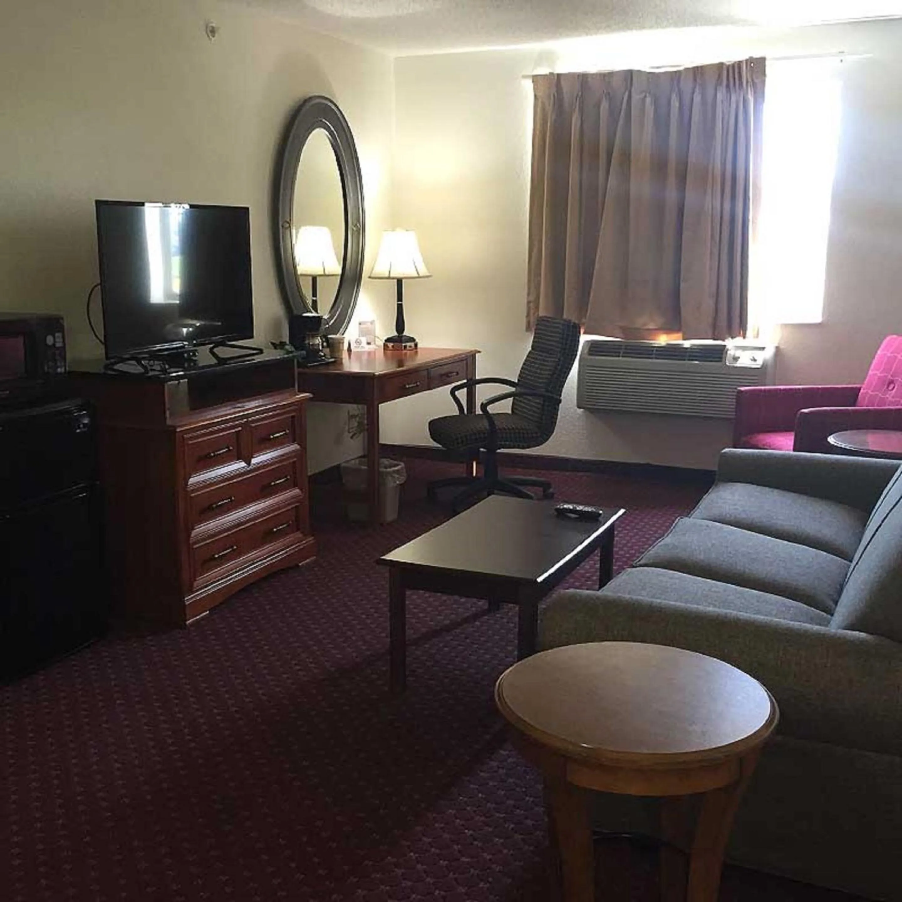 Photo of the whole room in Osceola Grand Hotel