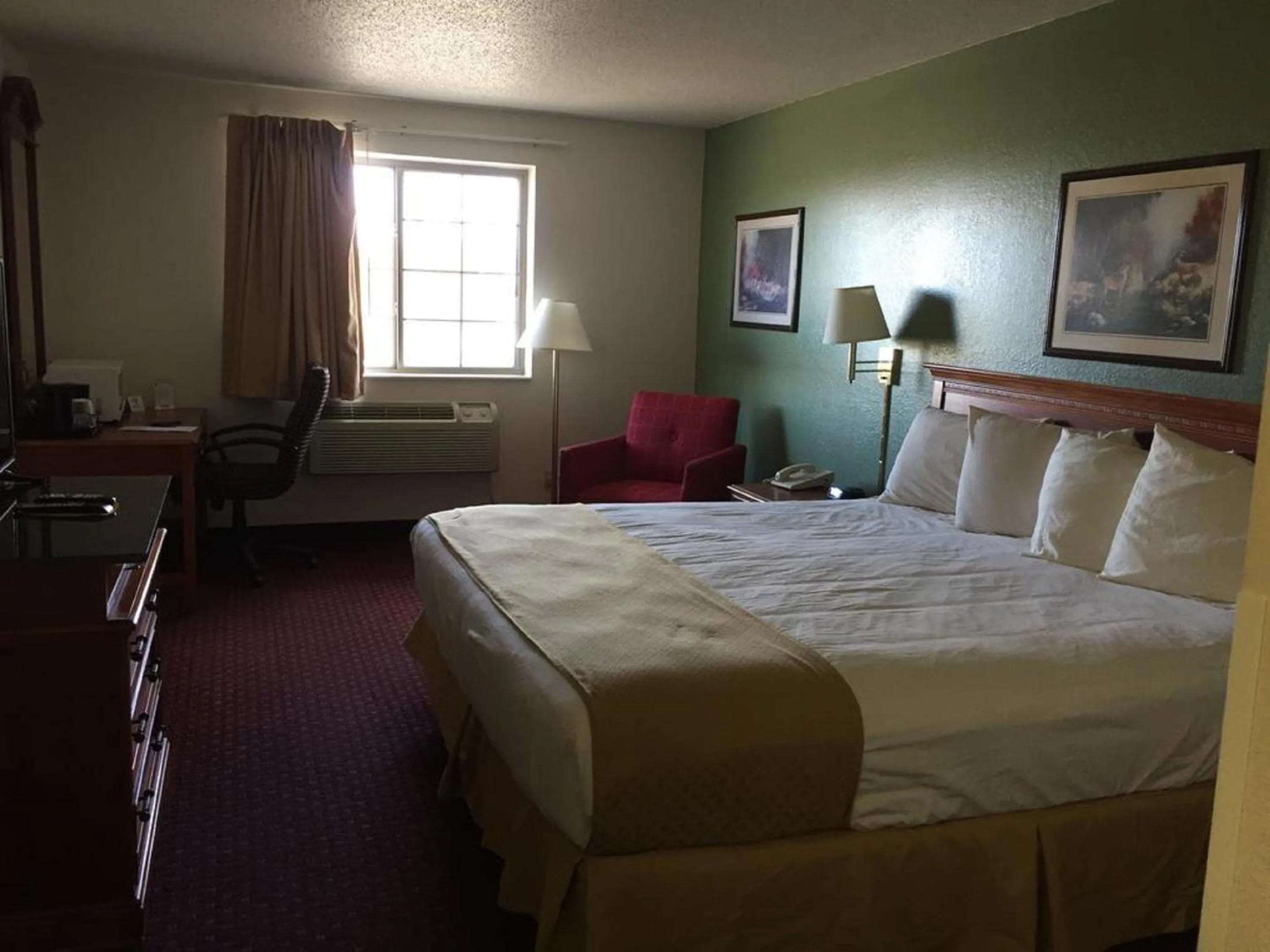 Photo of the whole room, Bed in Osceola Grand Hotel