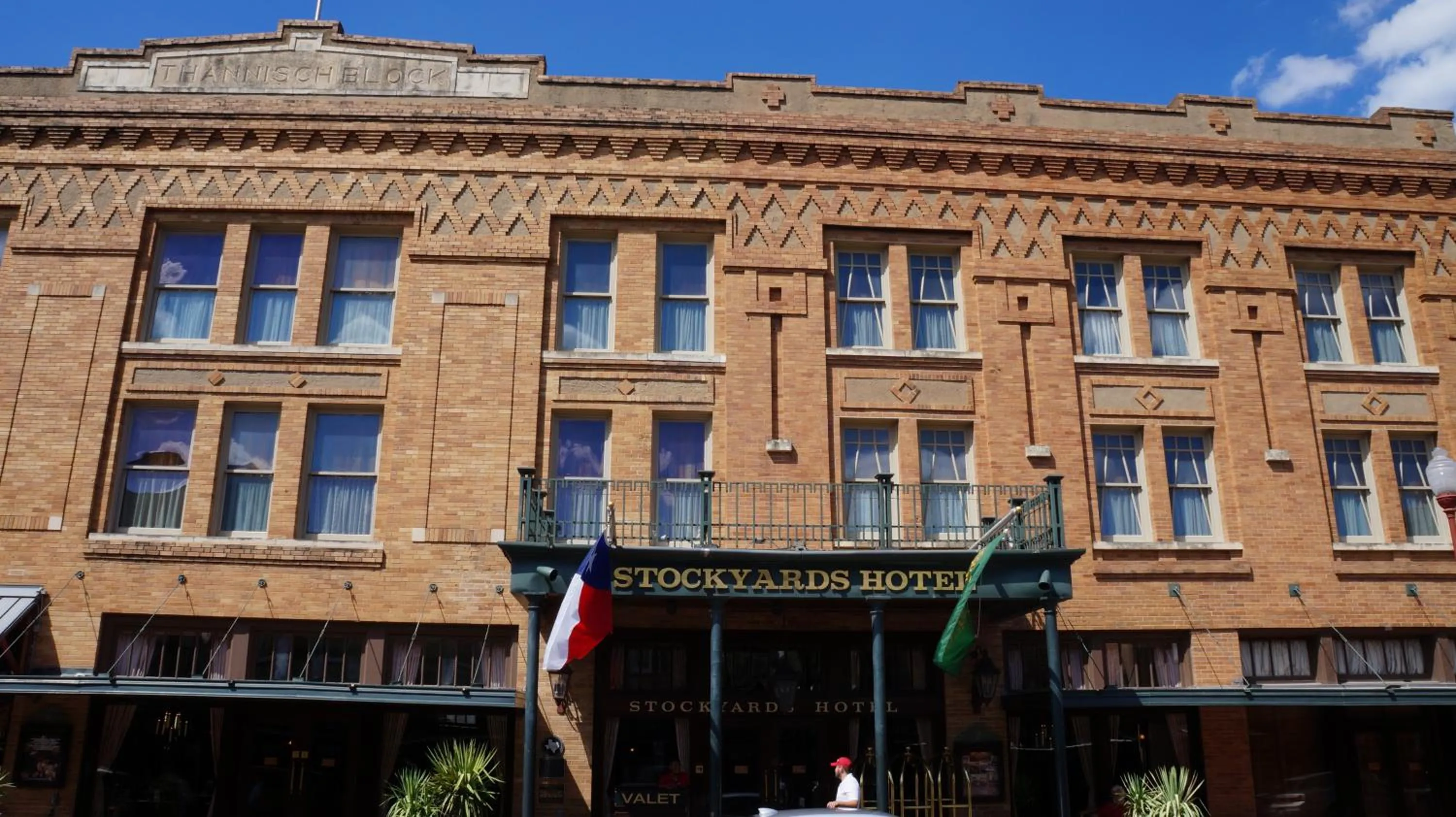 Facade/entrance in Stockyards Hotel