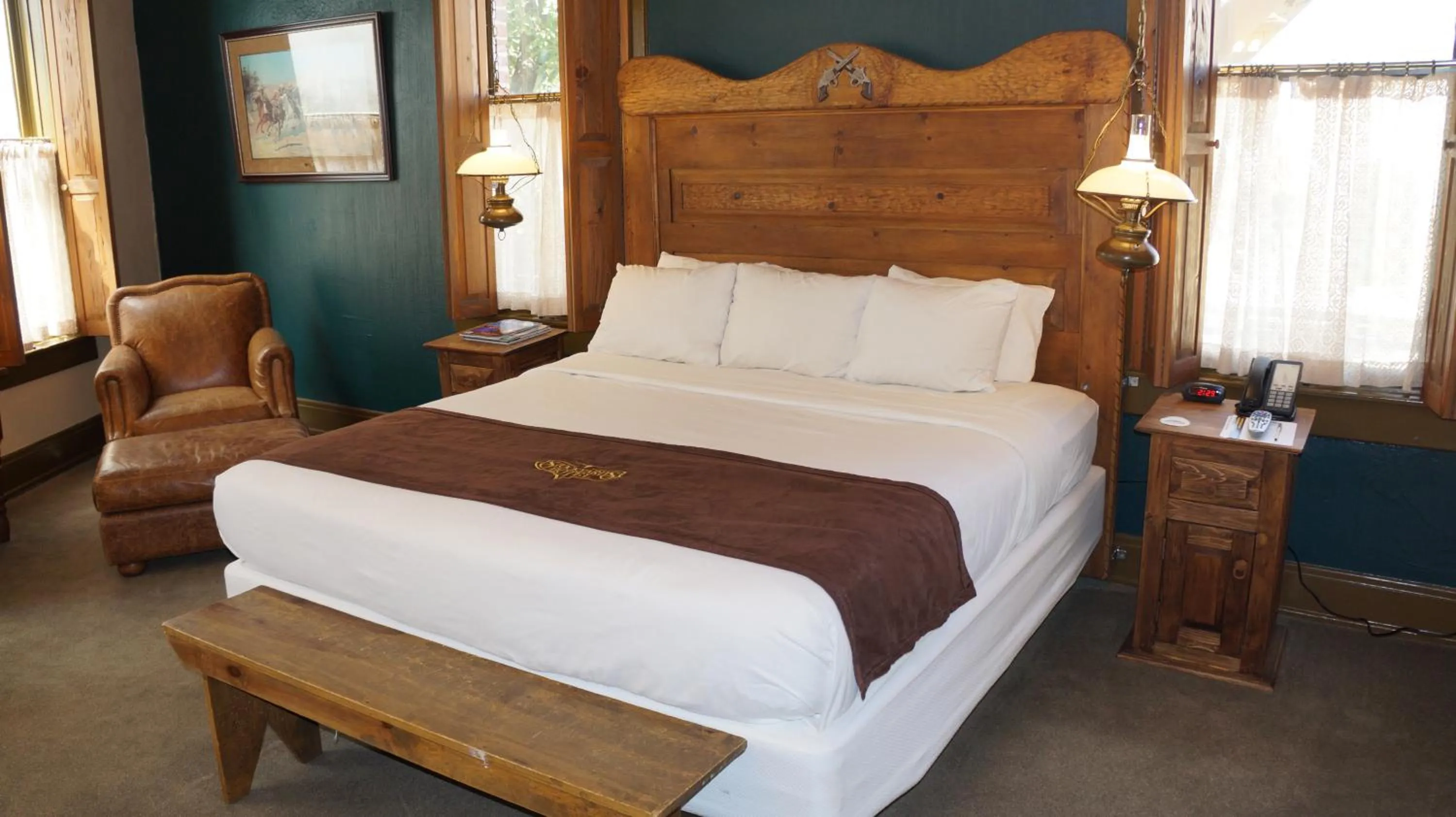 Bedroom, Bed in Stockyards Hotel