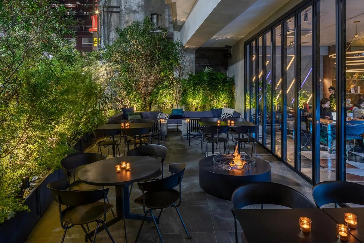 Restaurant/places to eat in slash kawasaki