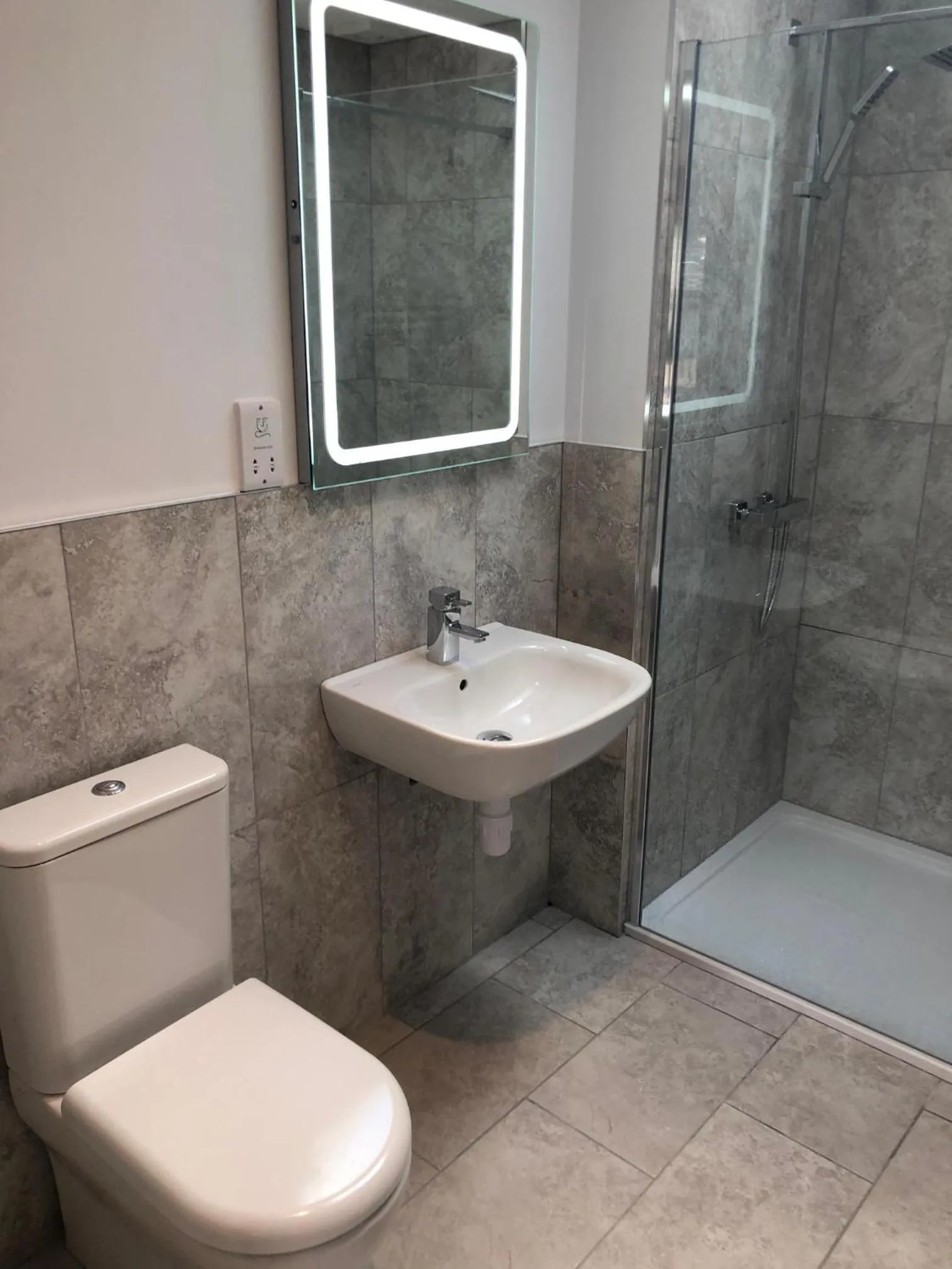 Bathroom in Hamilton Arms Suites