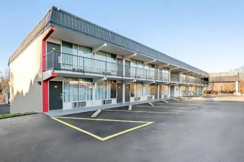 Super 8 by Wyndham Kingsport /I-81