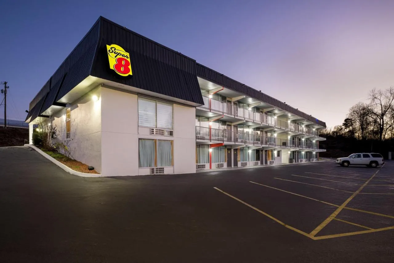 Super 8 by Wyndham Kingsport /I-81